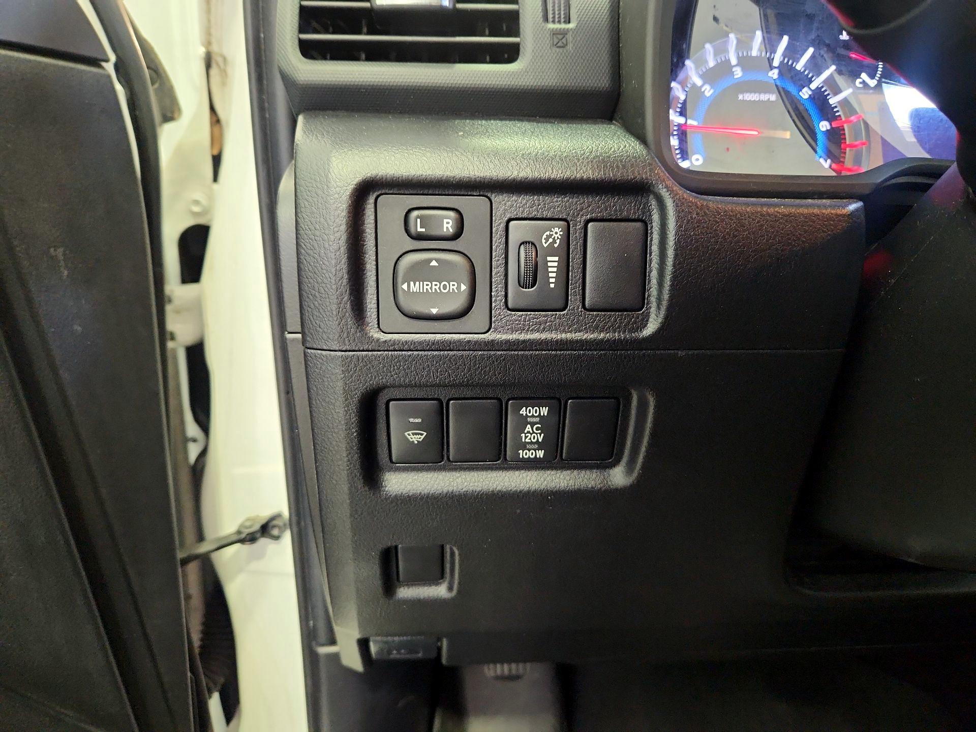 Thumbnail: 2016 Toyota 4Runner - 13