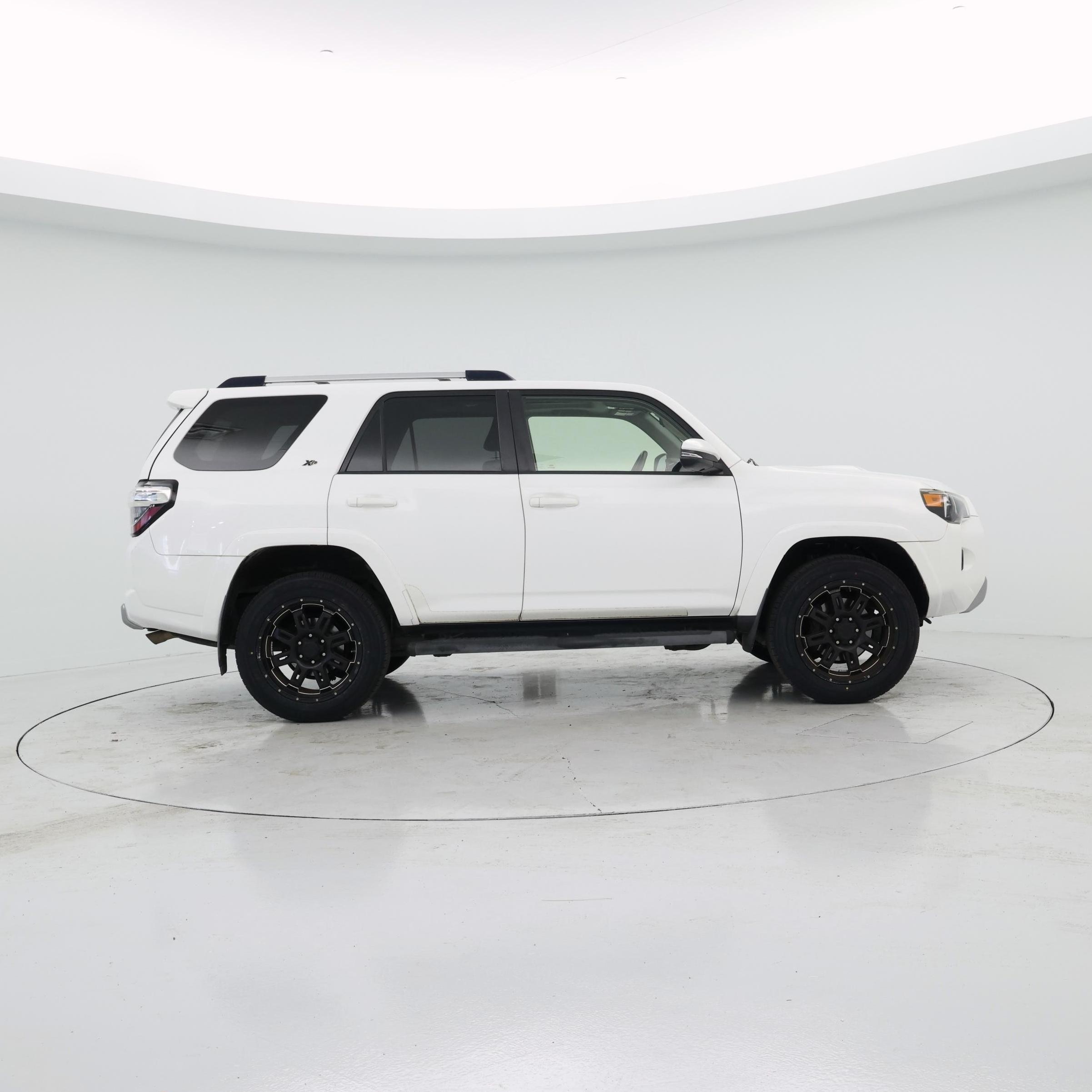 Thumbnail: 2016 Toyota 4Runner - 7
