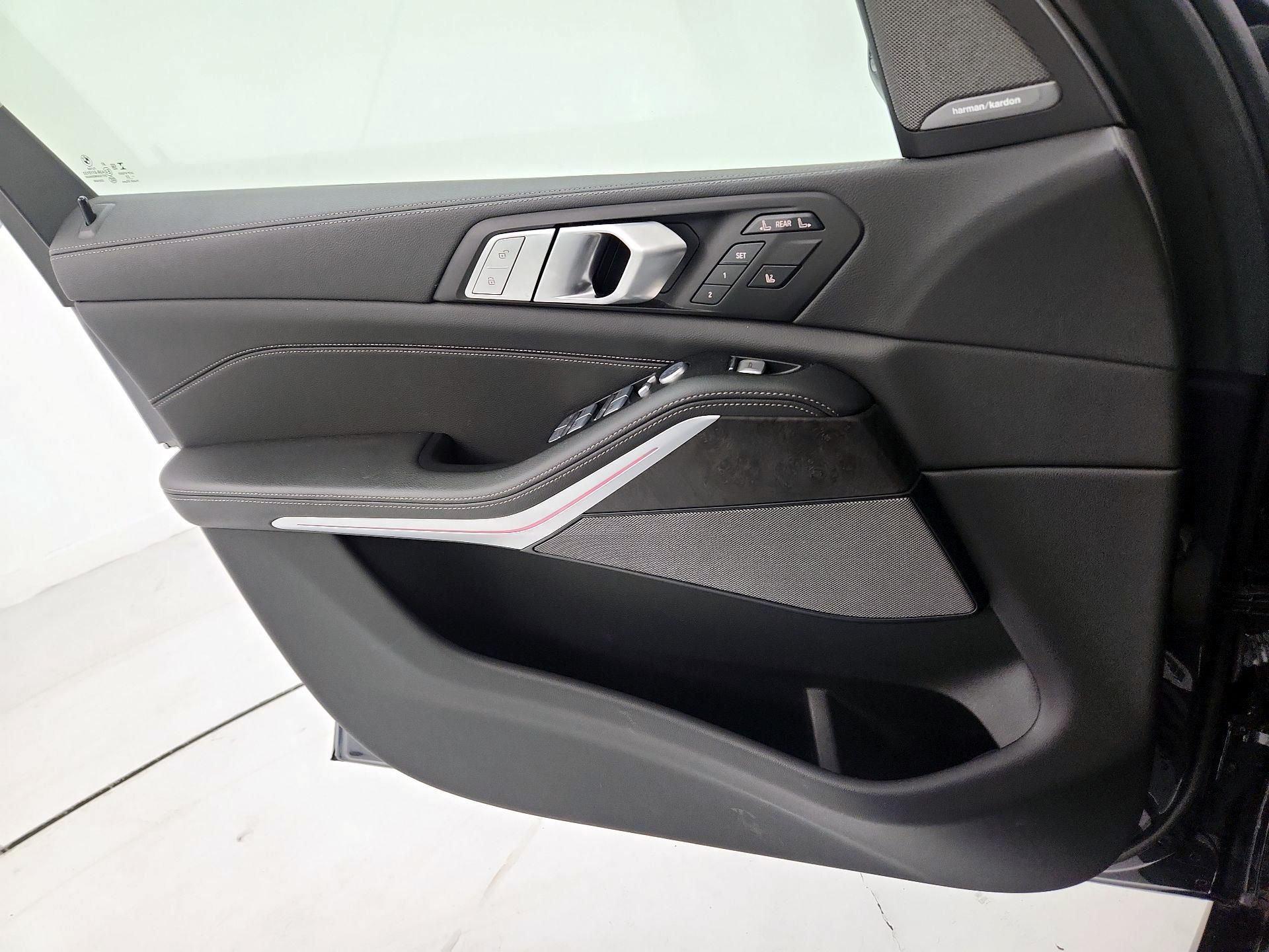 Thumbnail: 2022 BMW X7 - 12