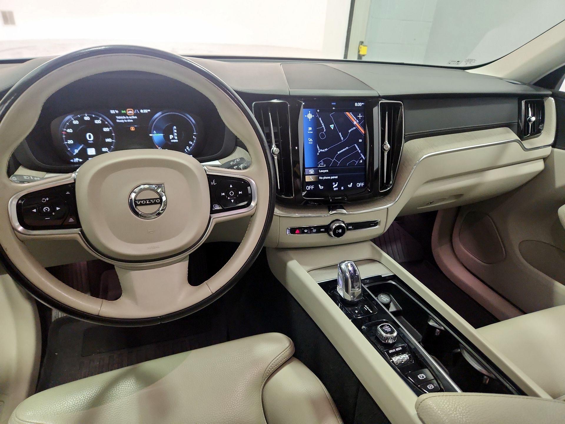 Thumbnail: 2018 Volvo XC60 - 9