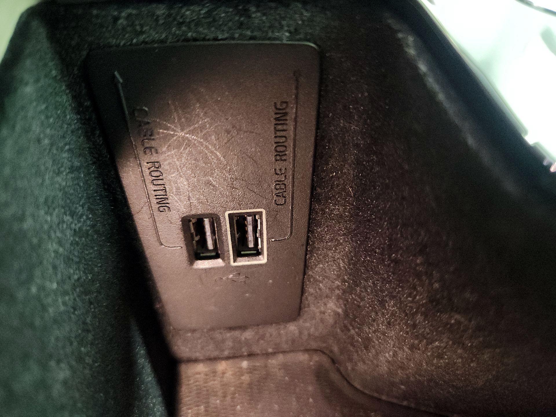 Thumbnail: 2018 Volvo XC60 - 19