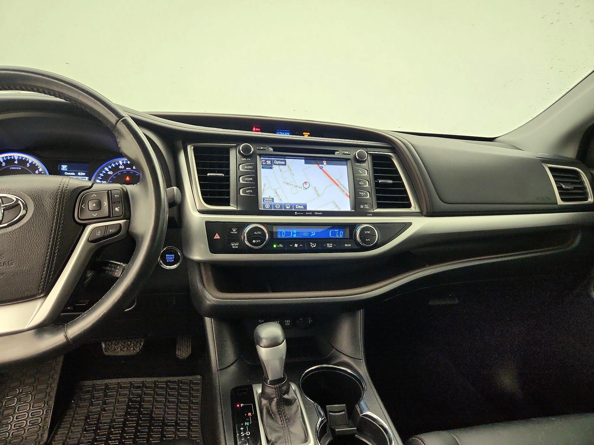 Thumbnail: 2019 Toyota Highlander - 9