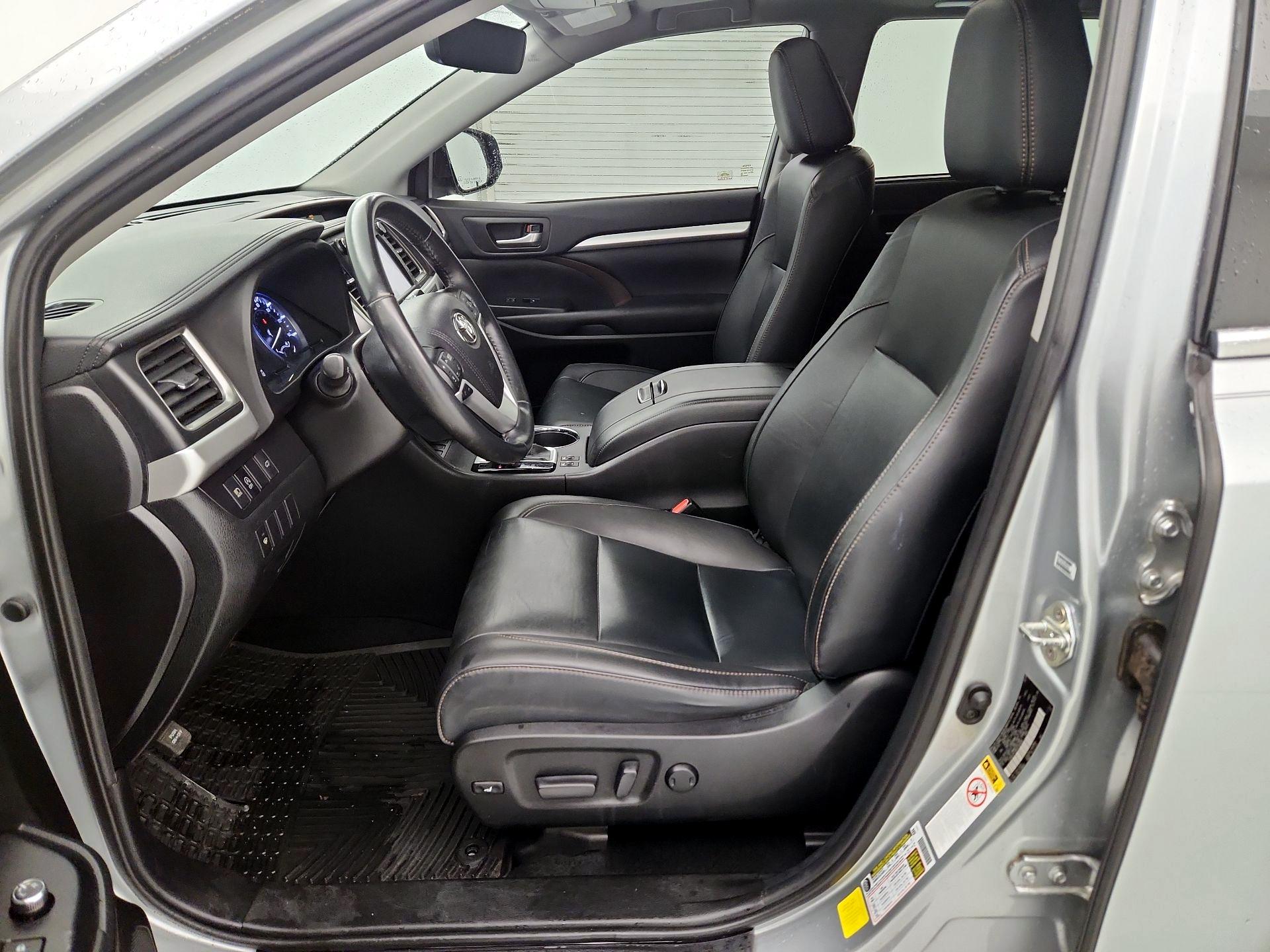 Thumbnail: 2019 Toyota Highlander - 11