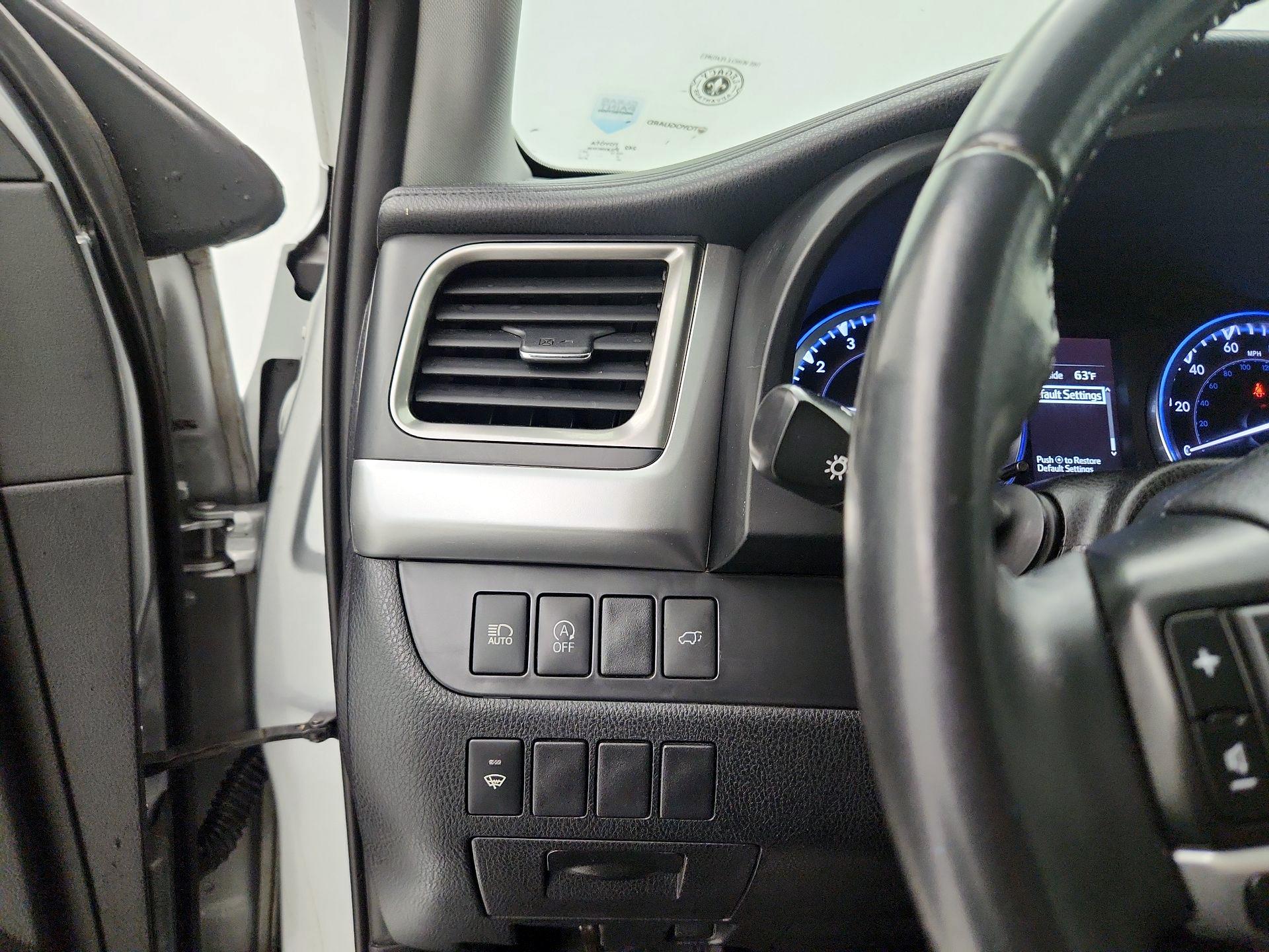 Thumbnail: 2019 Toyota Highlander - 13