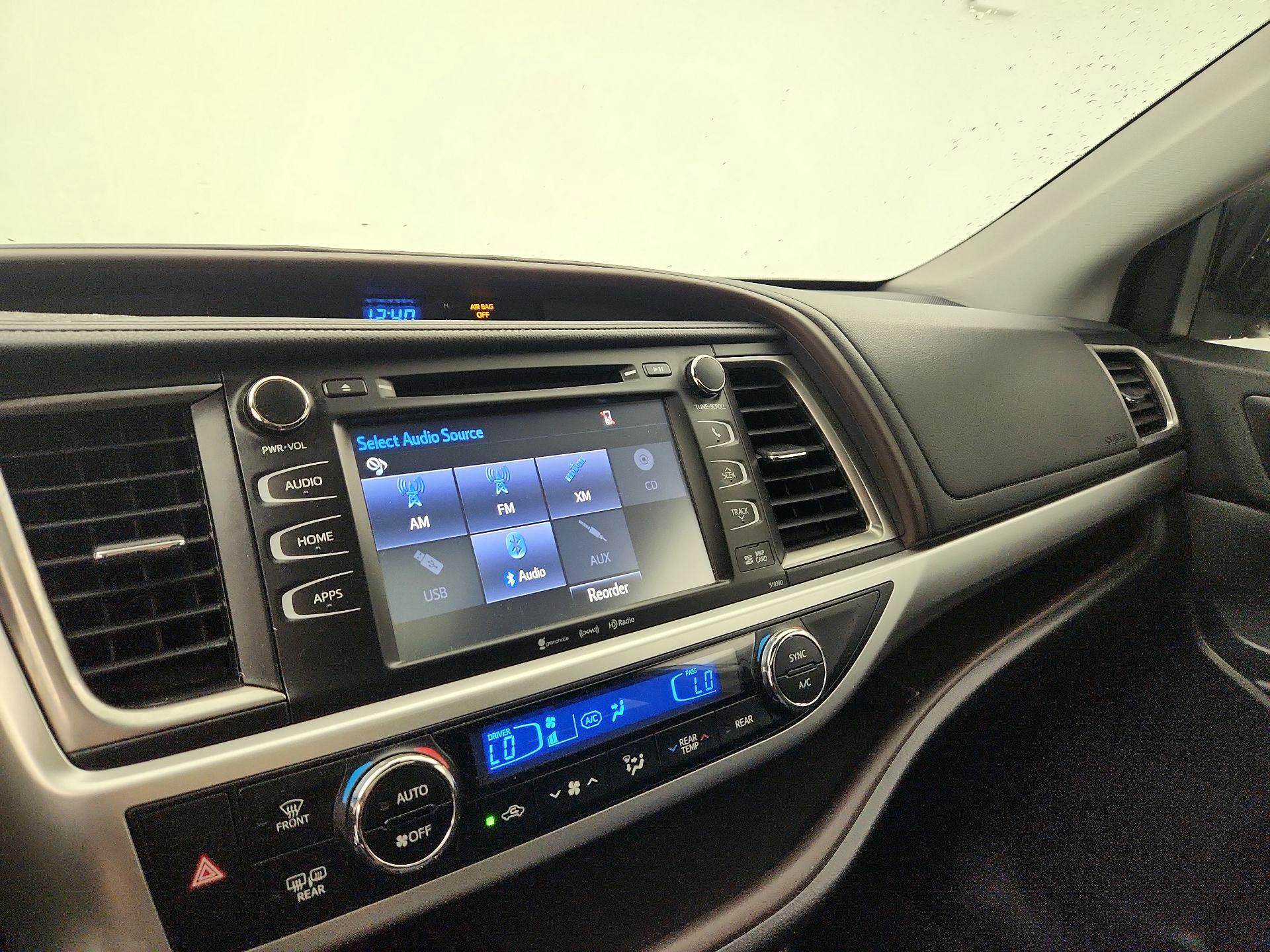 Thumbnail: 2019 Toyota Highlander - 16