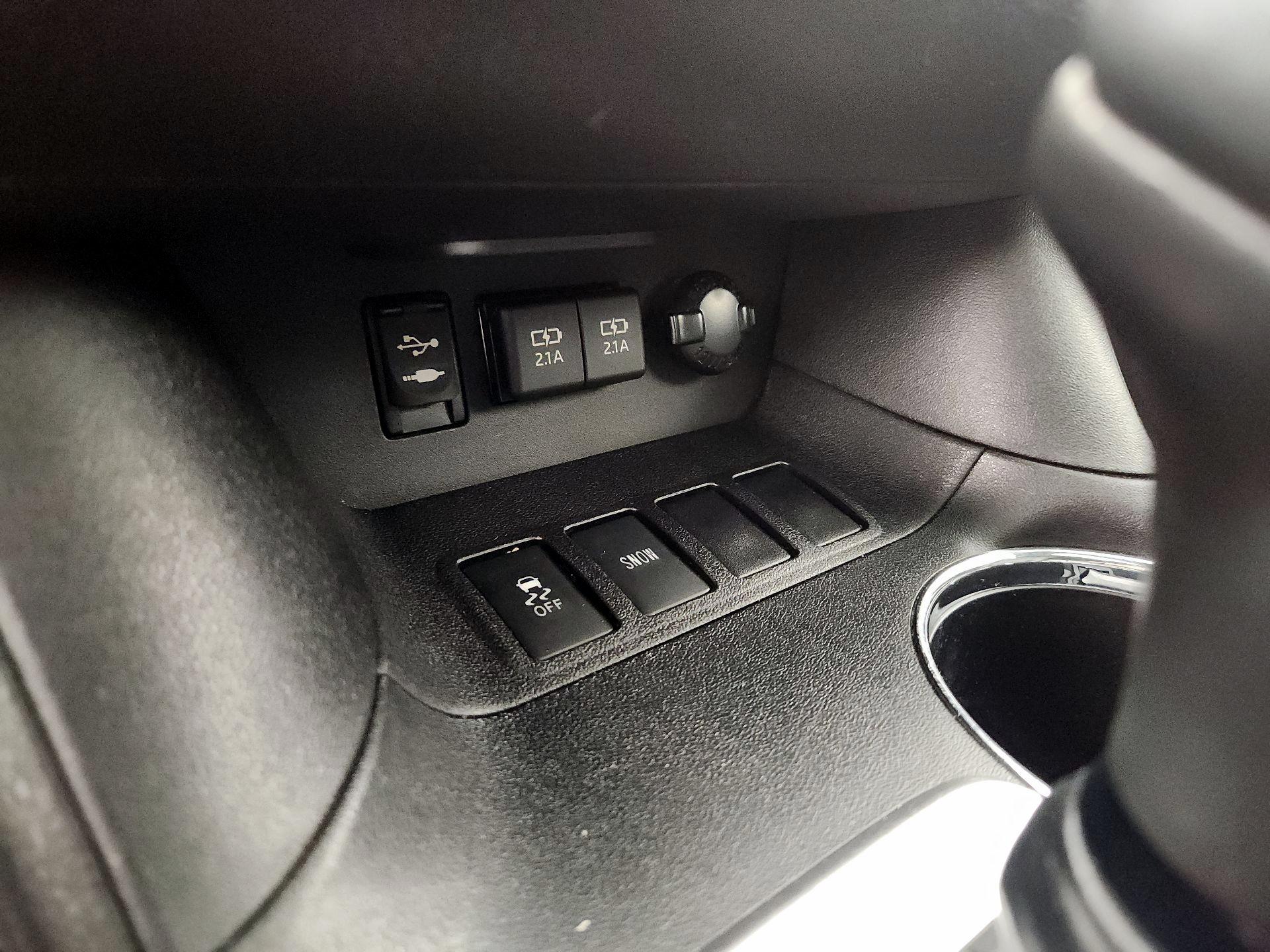 Thumbnail: 2019 Toyota Highlander - 19