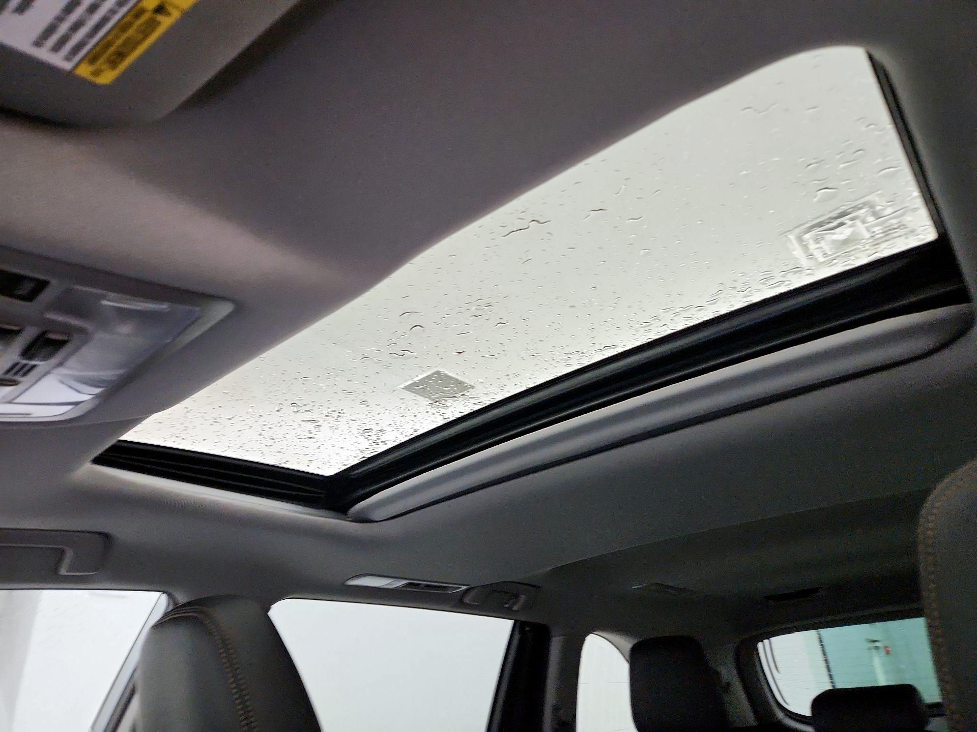 Thumbnail: 2019 Toyota Highlander - 20