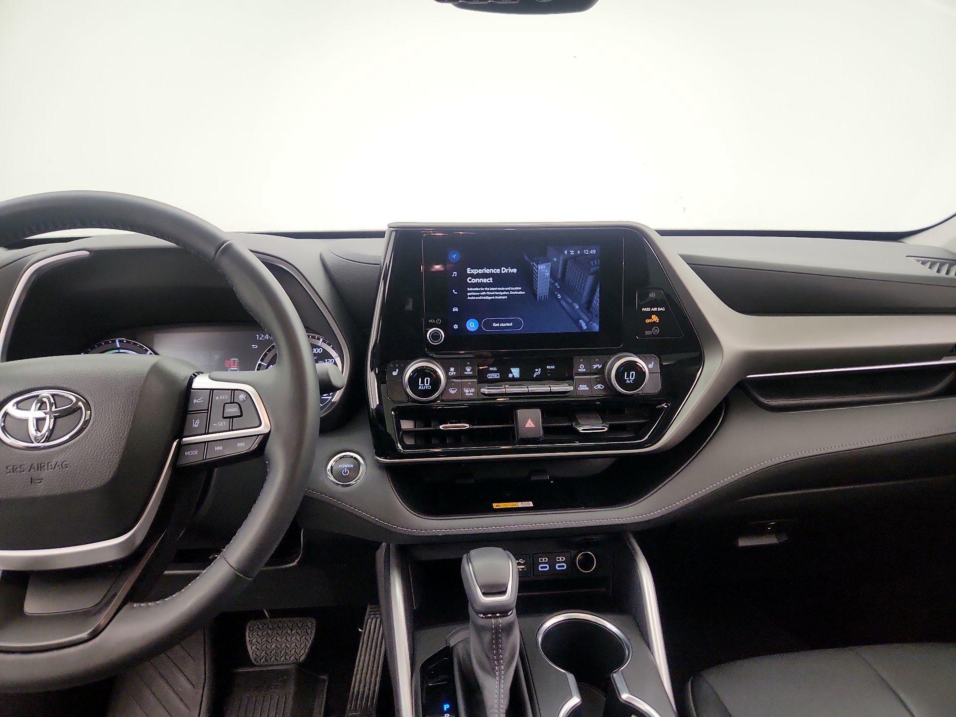 Thumbnail: 2023 Toyota Highlander - 9