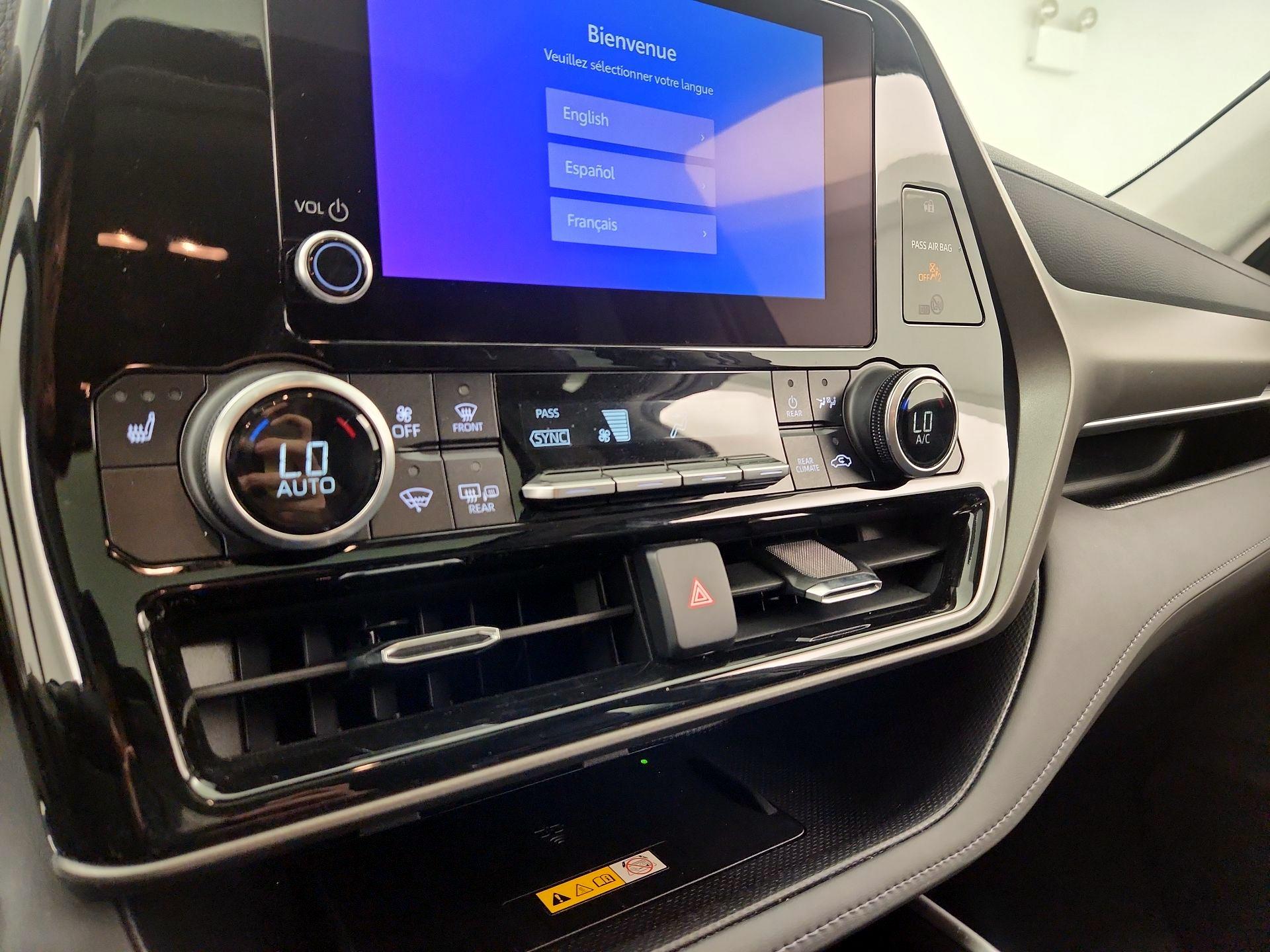 Thumbnail: 2023 Toyota Highlander - 17