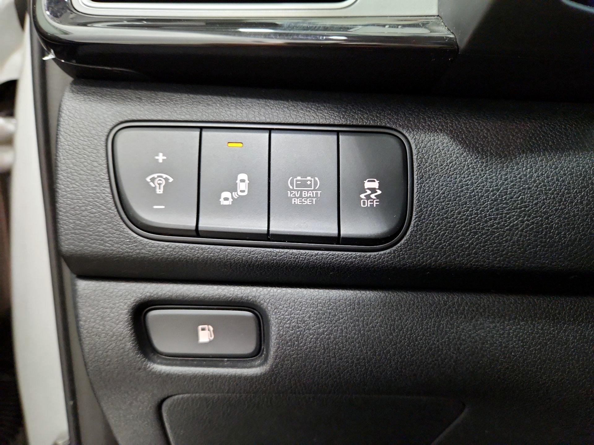 Thumbnail: 2019 Kia Niro - 13
