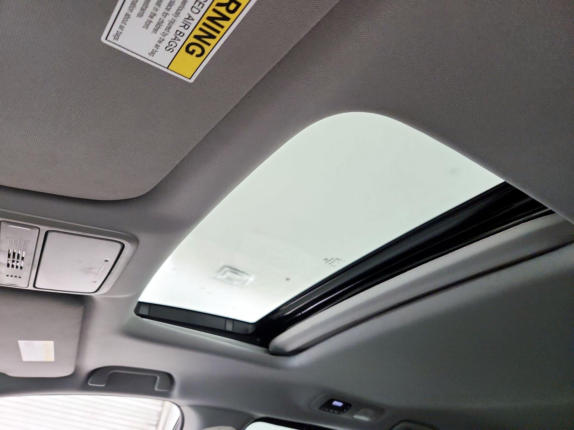 Thumbnail: 2022 Honda Odyssey - 19