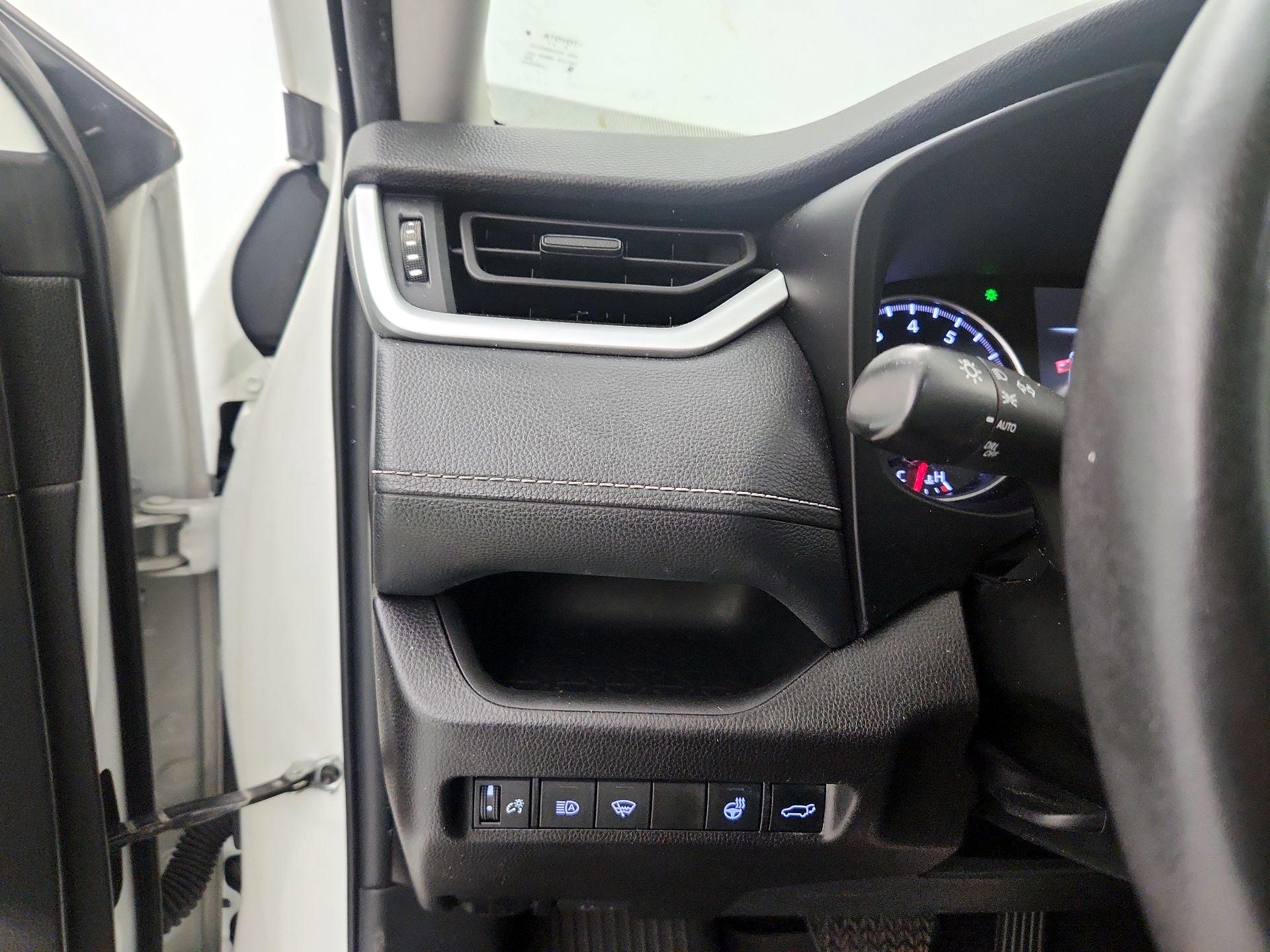 Thumbnail: 2022 Toyota RAV4 - 13