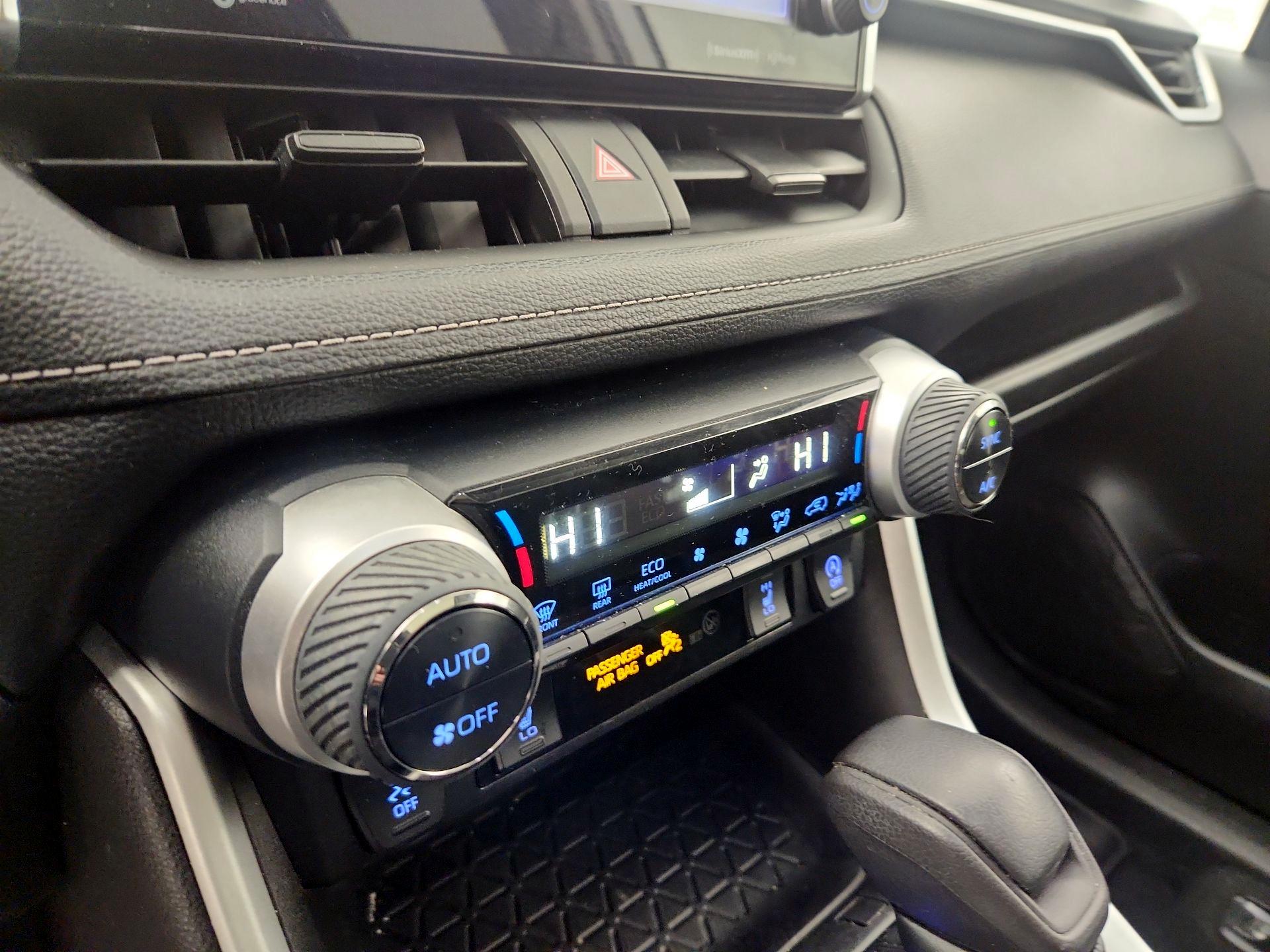 Thumbnail: 2022 Toyota RAV4 - 16