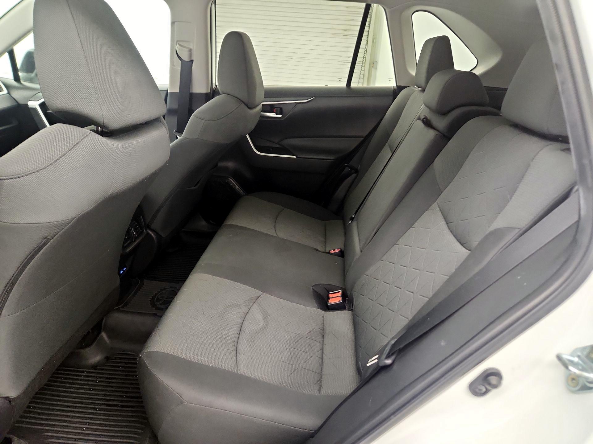 Thumbnail: 2022 Toyota RAV4 - 20