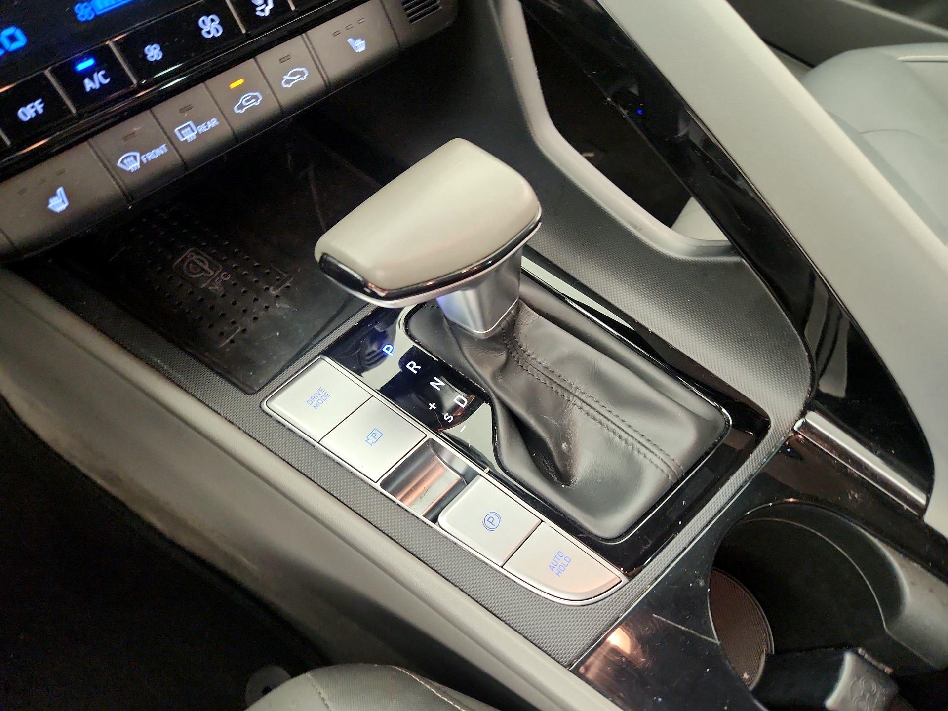 Thumbnail: 2021 Hyundai Elantra - 17