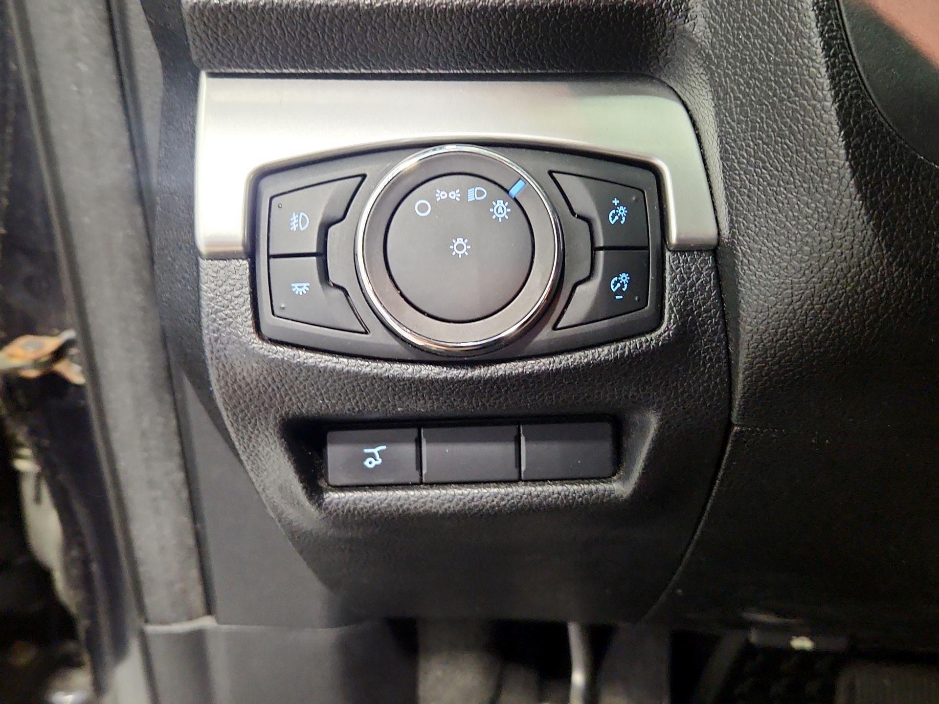 Thumbnail: 2017 Ford Explorer - 13