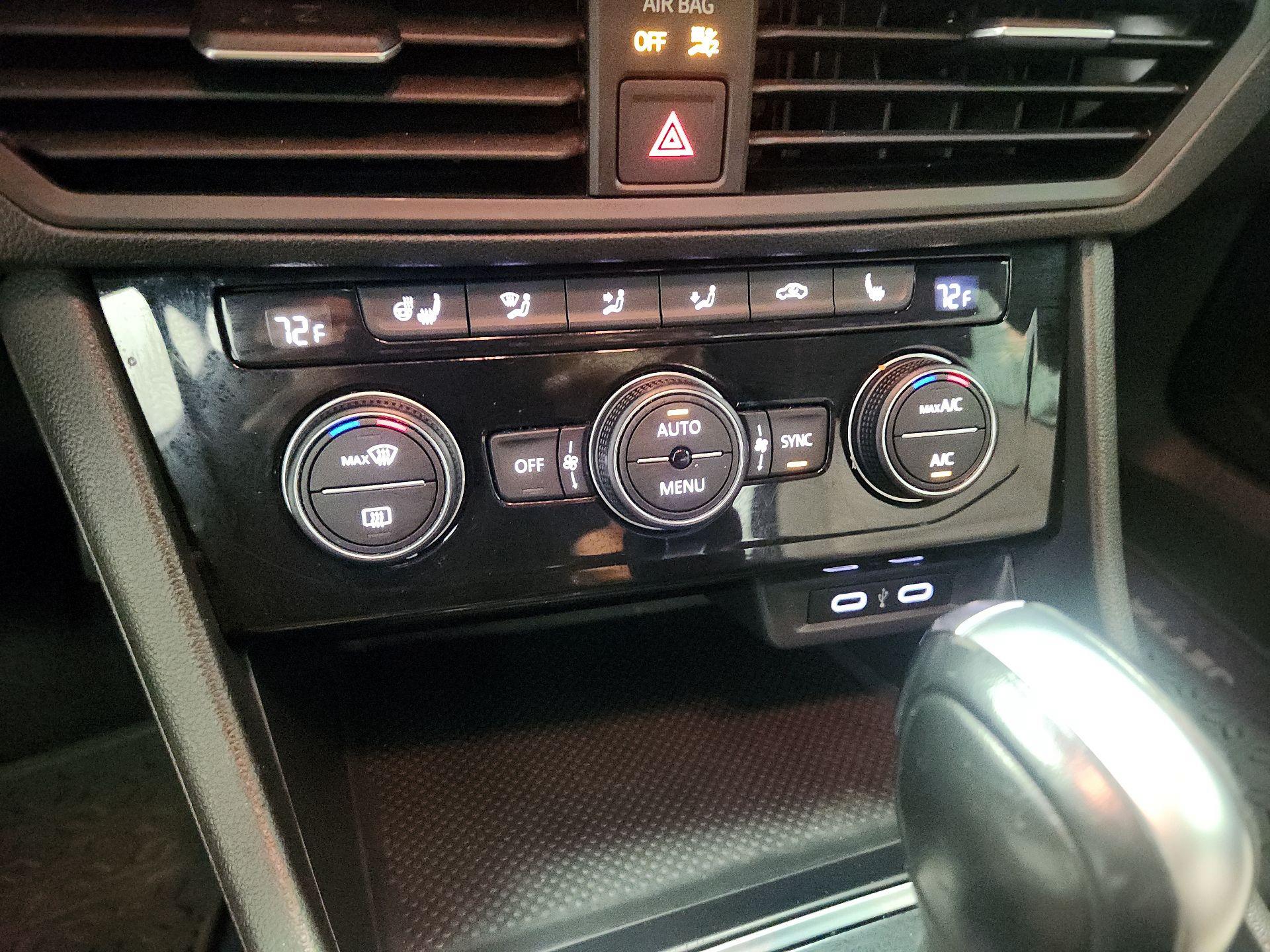 Thumbnail: 2021 Volkswagen Jetta - 16