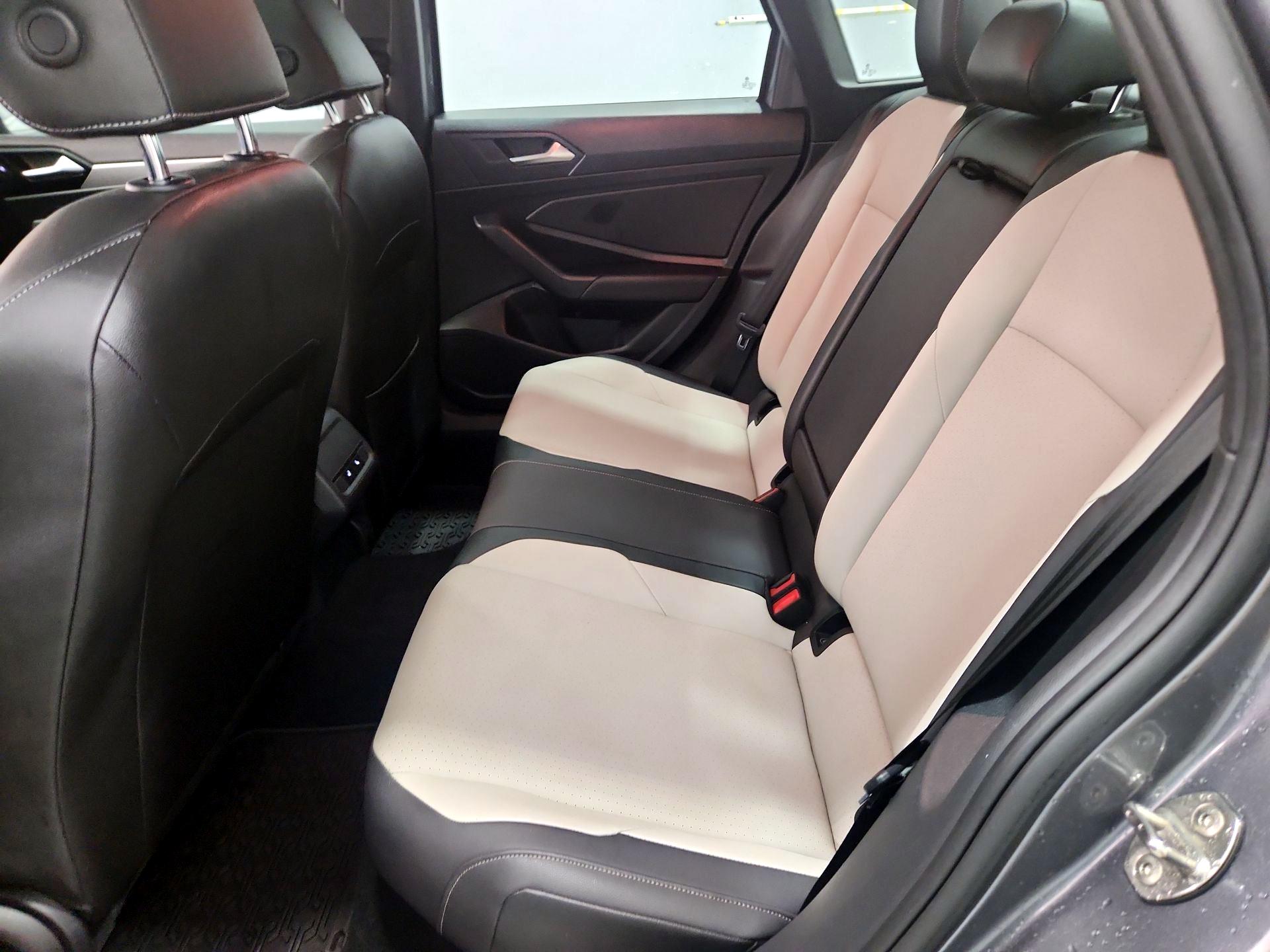 Thumbnail: 2021 Volkswagen Jetta - 20