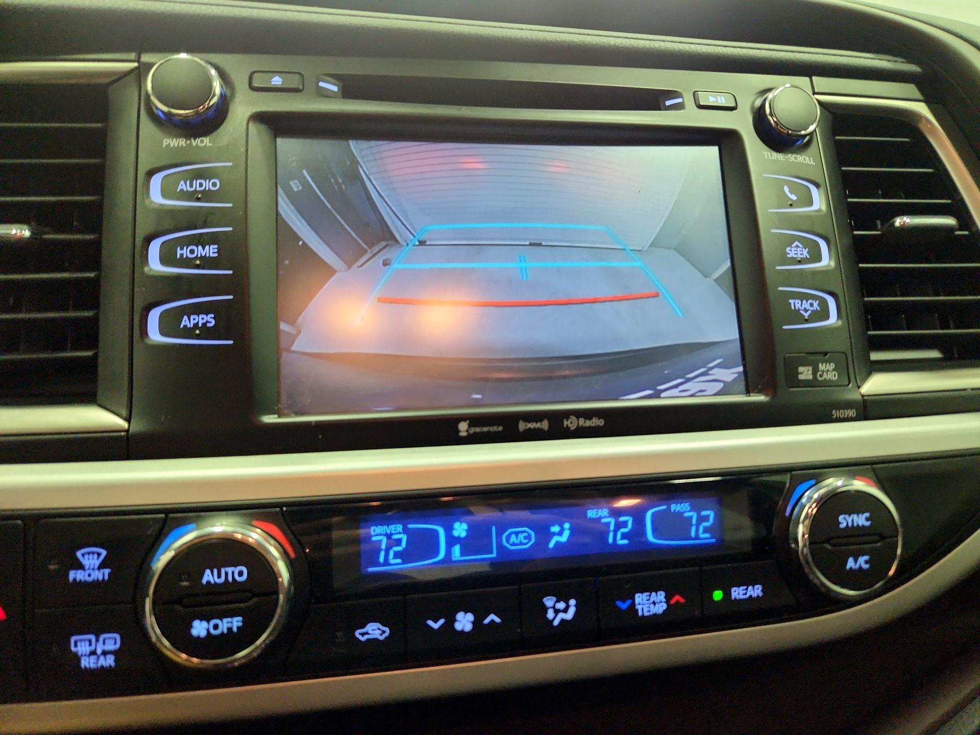 Thumbnail: 2019 Toyota Highlander - 14