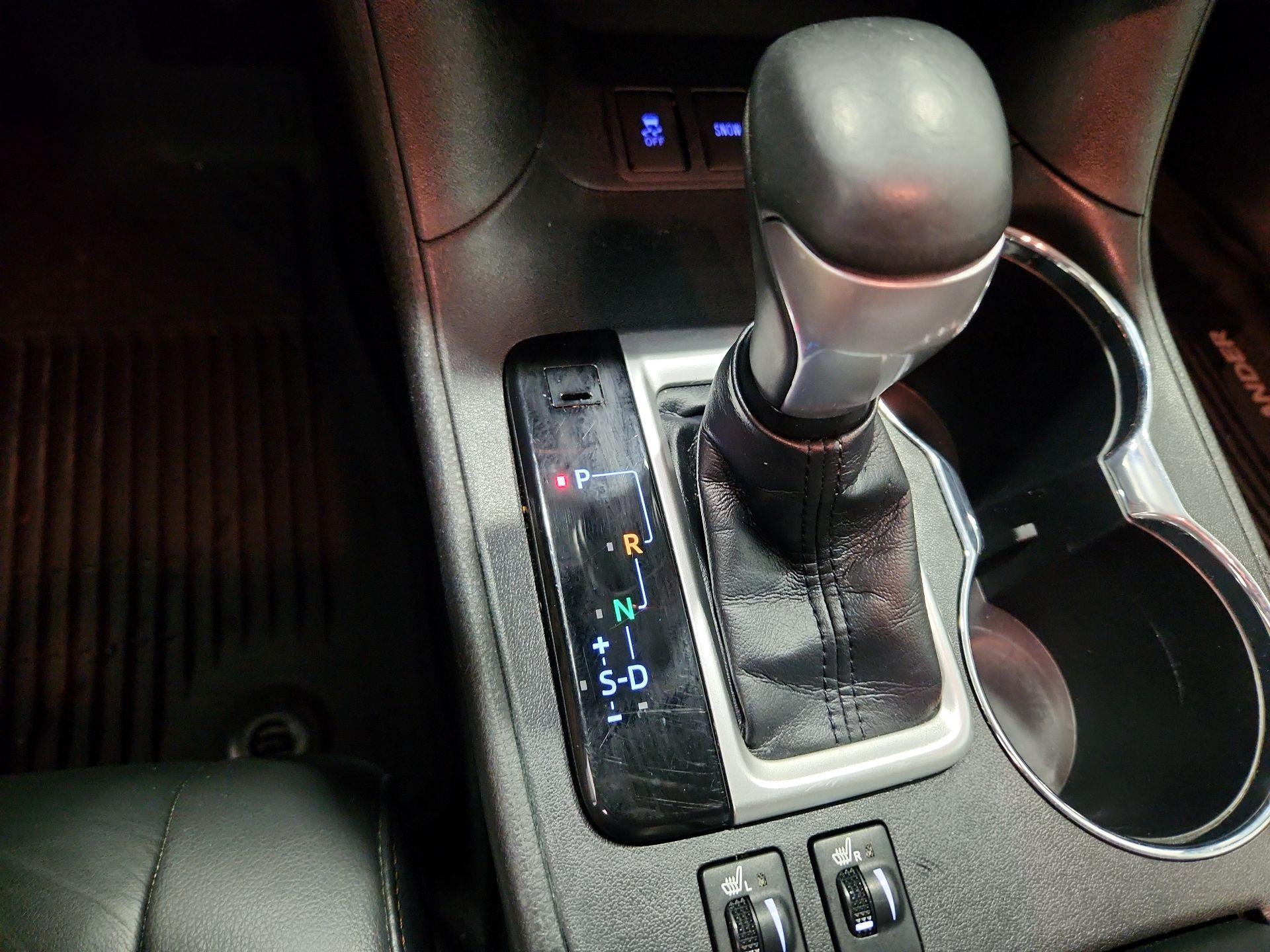 Thumbnail: 2019 Toyota Highlander - 17