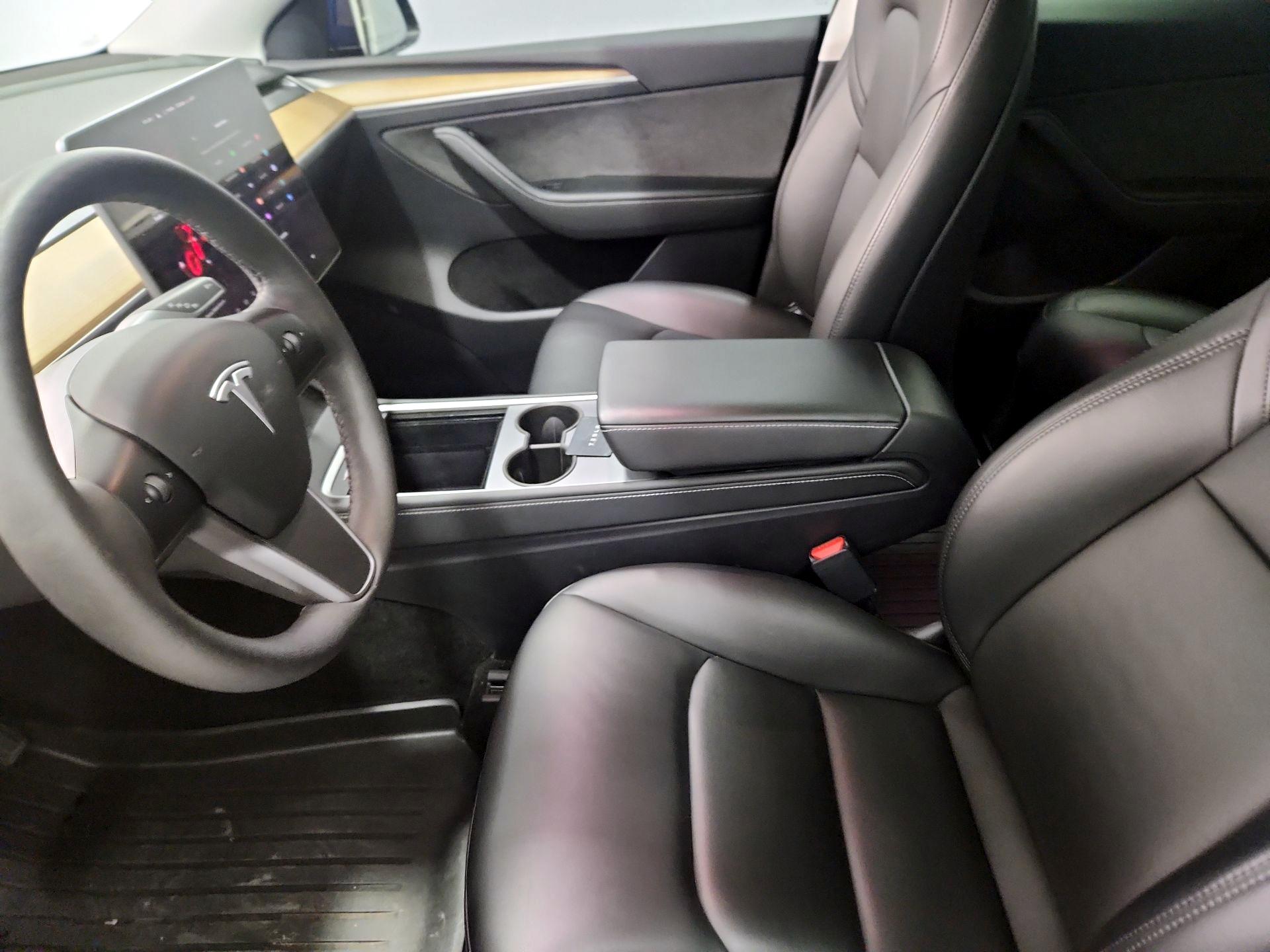 Thumbnail: 2023 Tesla Model Y - 11