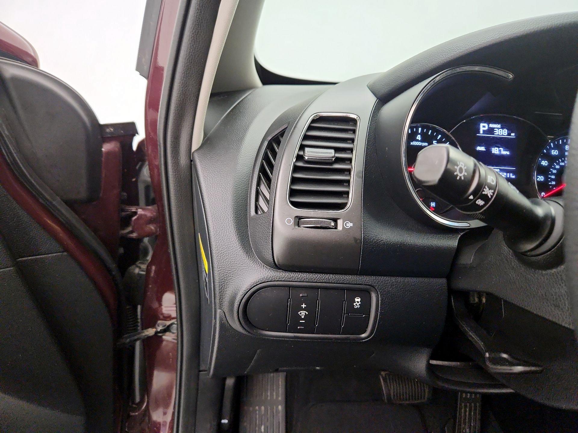 Thumbnail: 2018 Kia Forte - 13