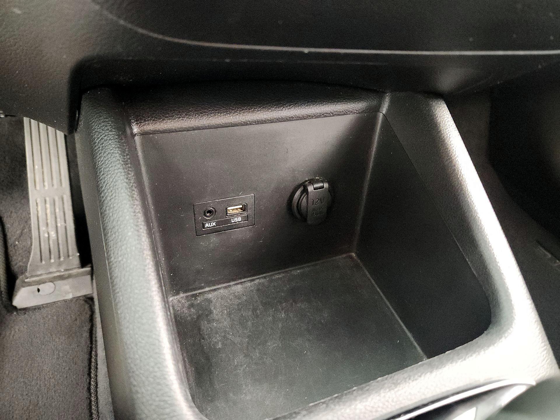 Thumbnail: 2018 Kia Forte - 17