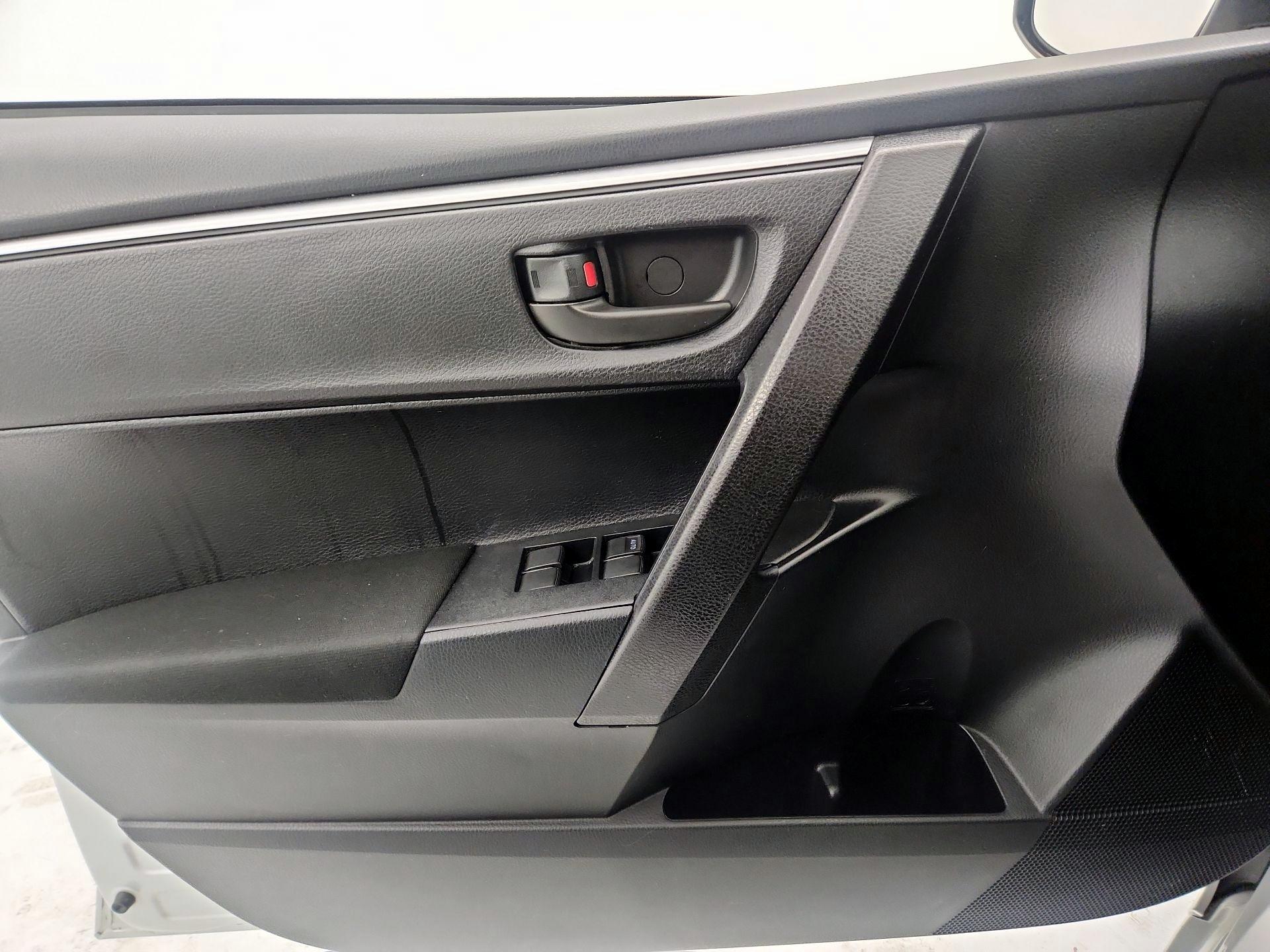 Thumbnail: 2014 Toyota Corolla - 12