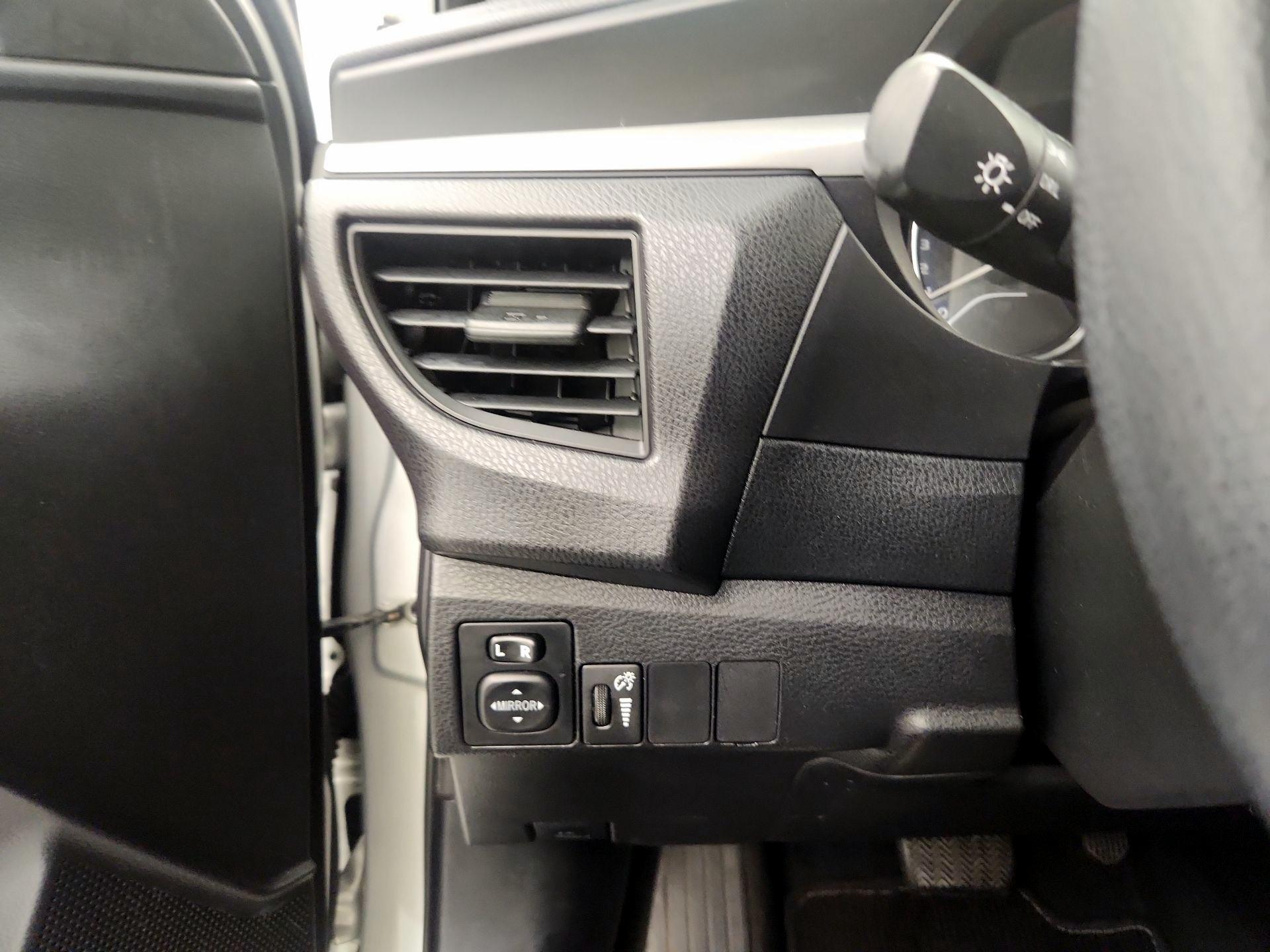 Thumbnail: 2014 Toyota Corolla - 13