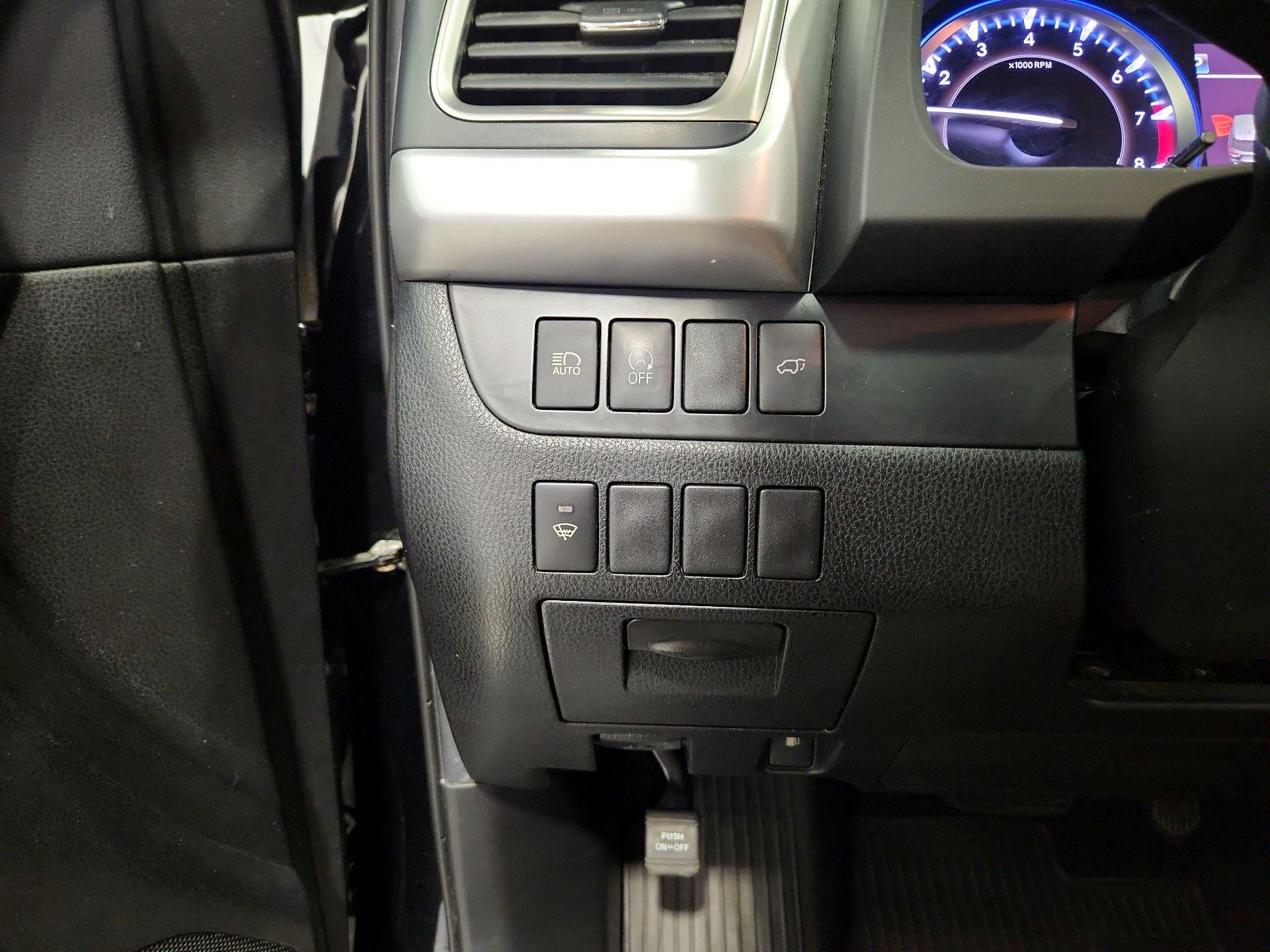 Thumbnail: 2019 Toyota Highlander - 13