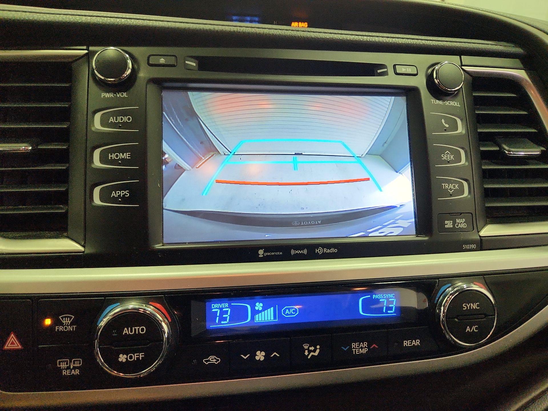 Thumbnail: 2019 Toyota Highlander - 14