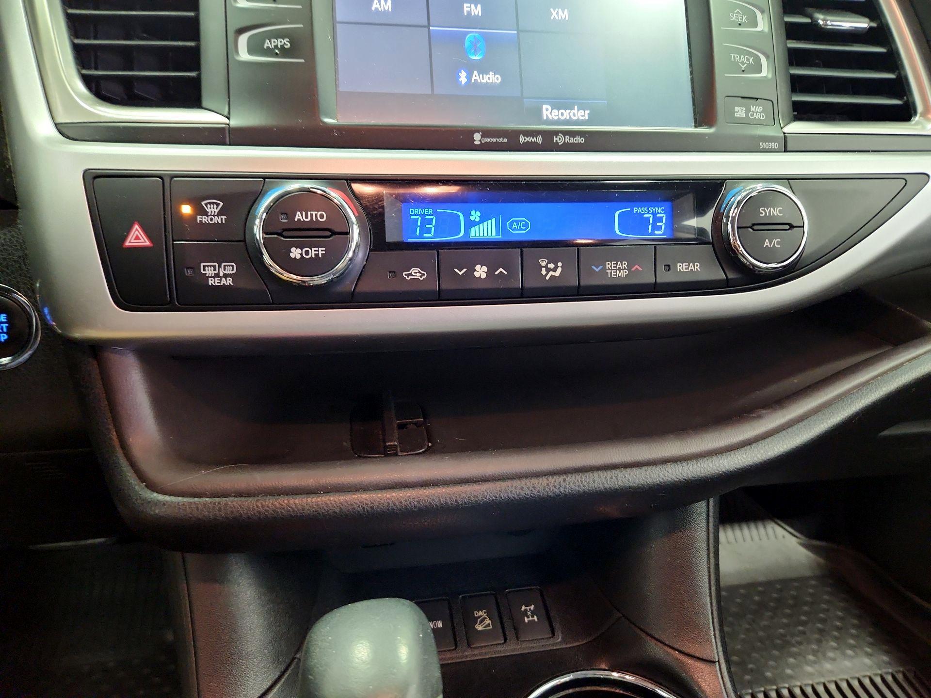 Thumbnail: 2019 Toyota Highlander - 16