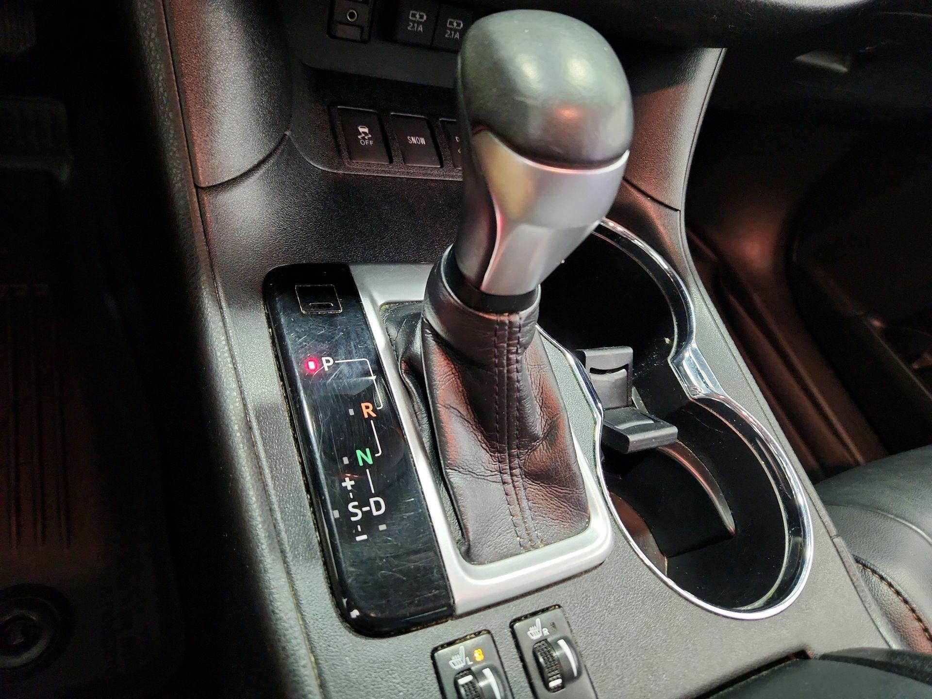 Thumbnail: 2019 Toyota Highlander - 17