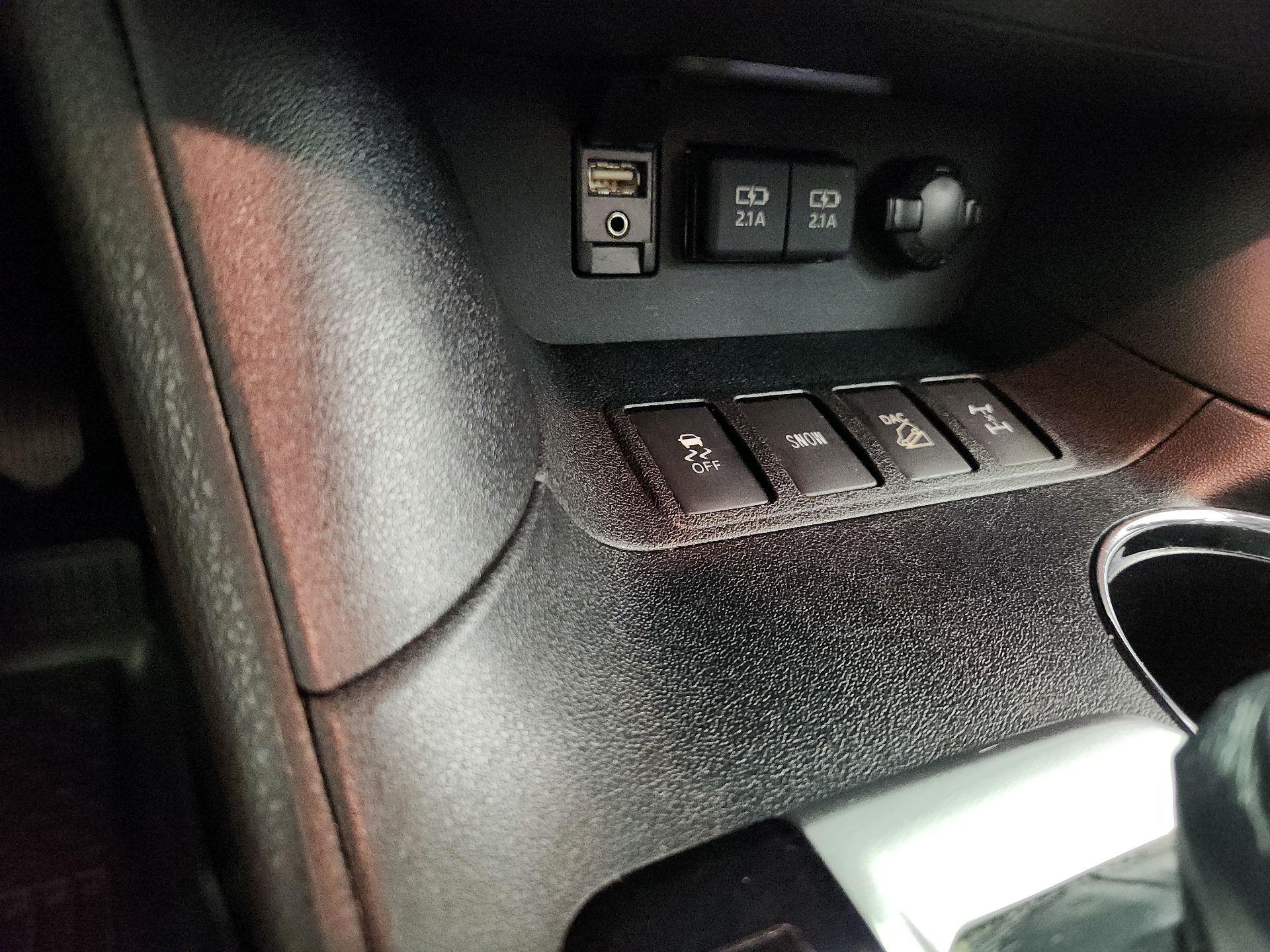 Thumbnail: 2019 Toyota Highlander - 18