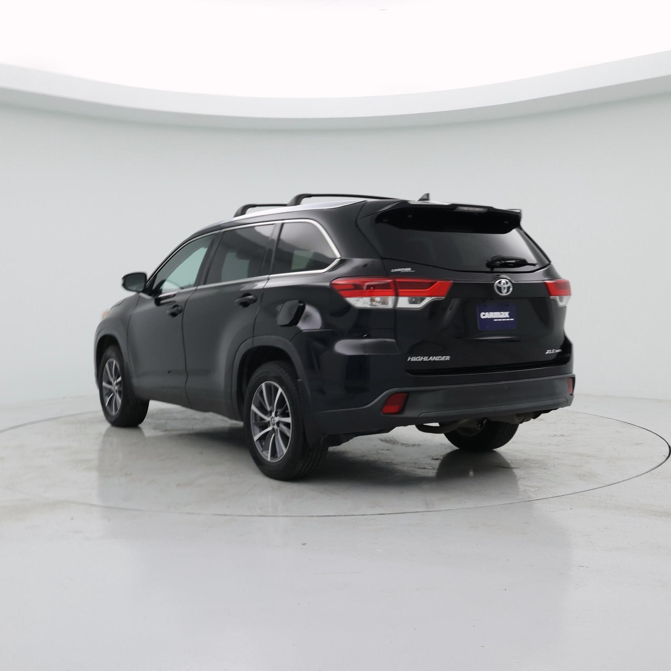 Thumbnail: 2019 Toyota Highlander - 2
