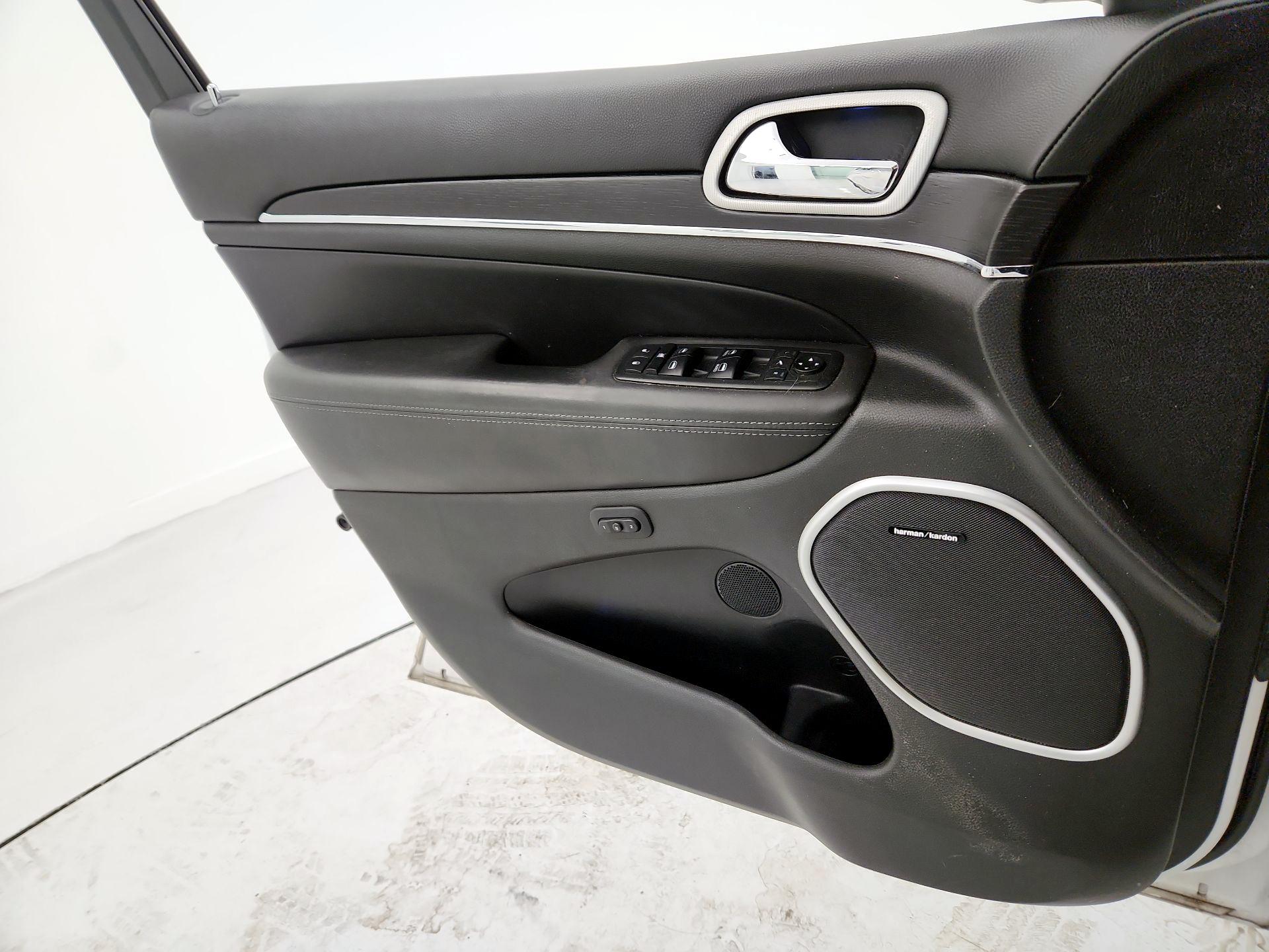 Thumbnail: 2019 Jeep Grand Cherokee - 12