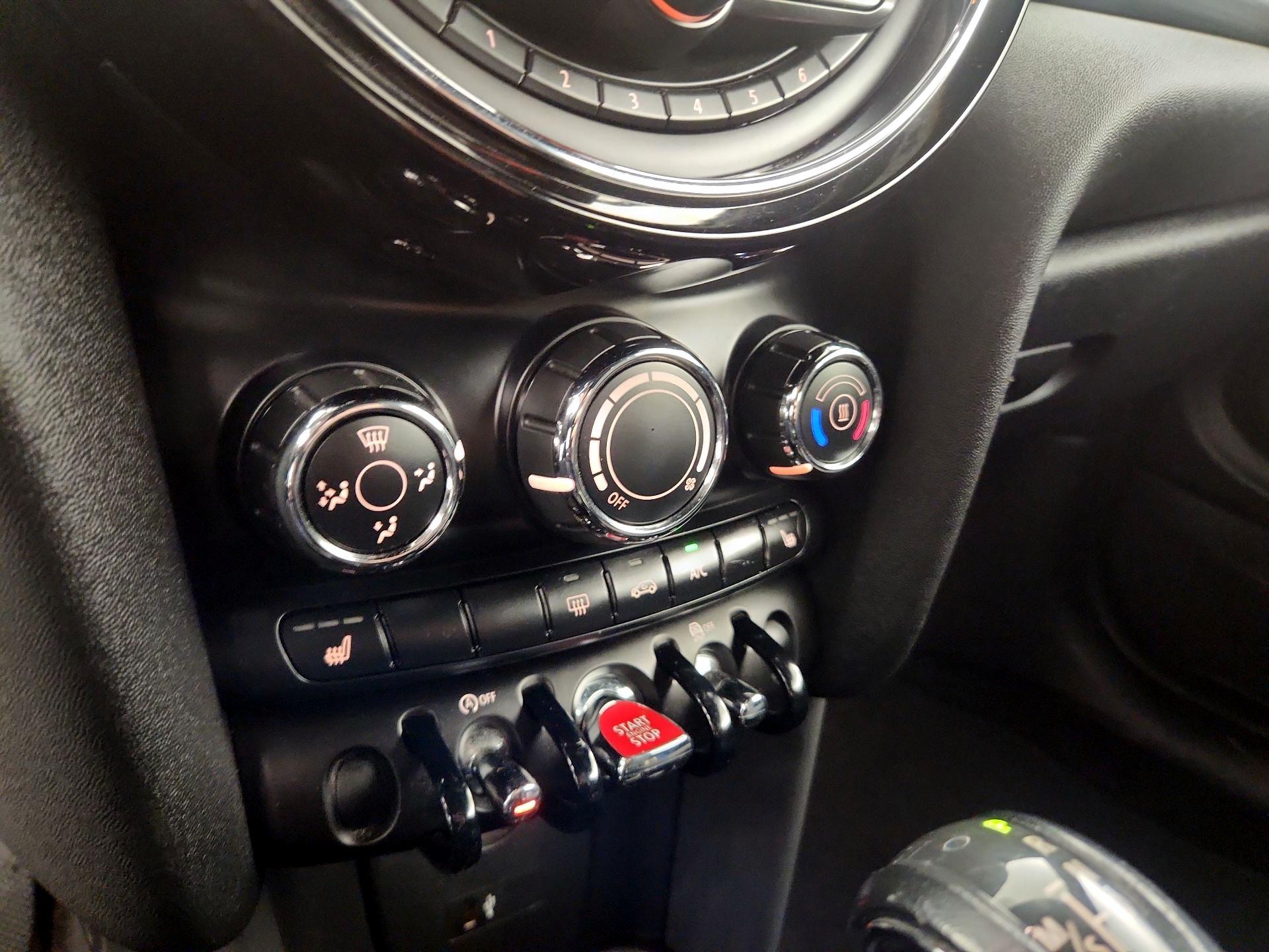 Thumbnail: 2019 MINI Cooper - 17