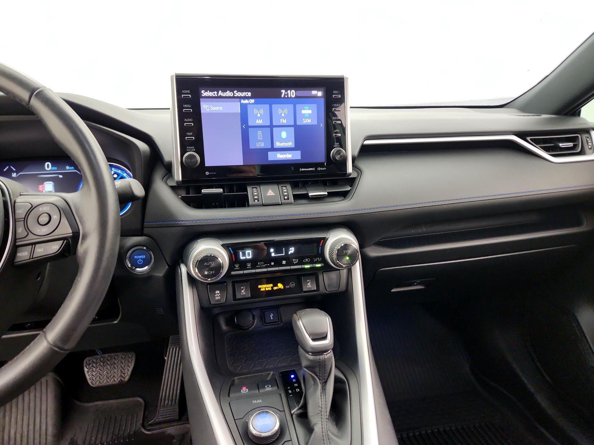 Thumbnail: 2022 Toyota RAV4 - 9