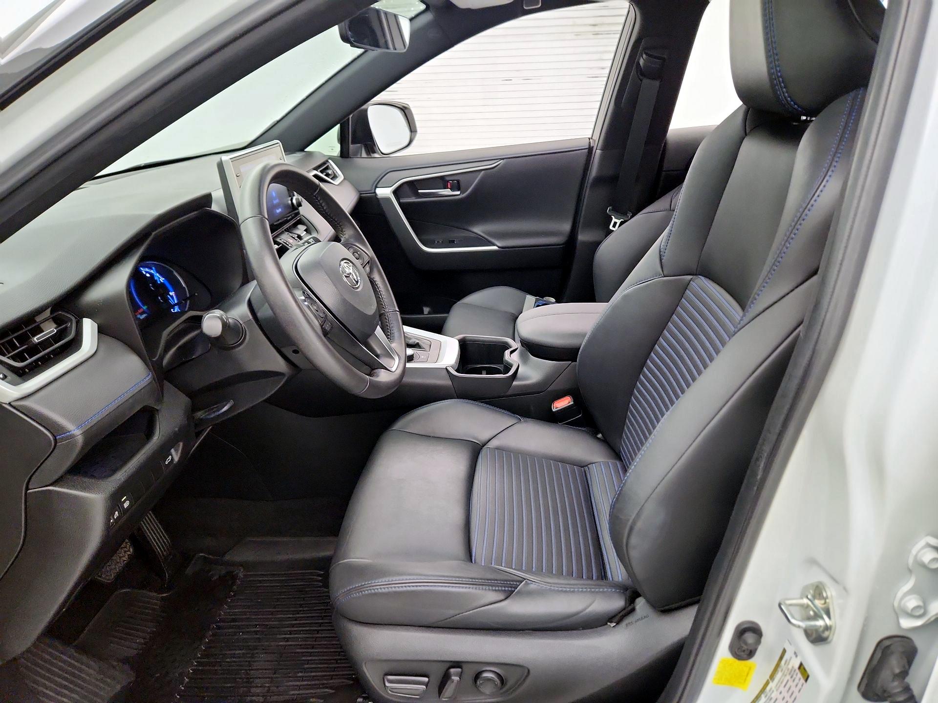 Thumbnail: 2022 Toyota RAV4 - 11