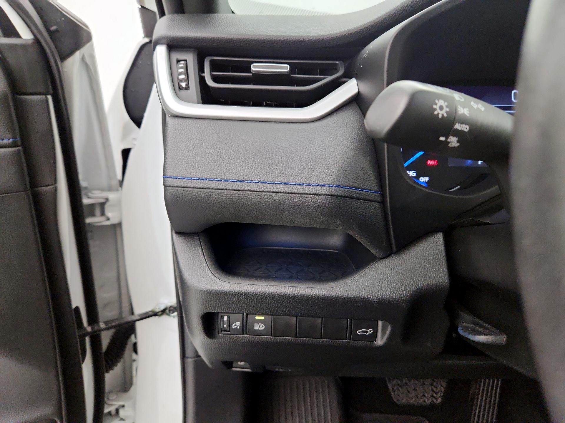 Thumbnail: 2022 Toyota RAV4 - 13