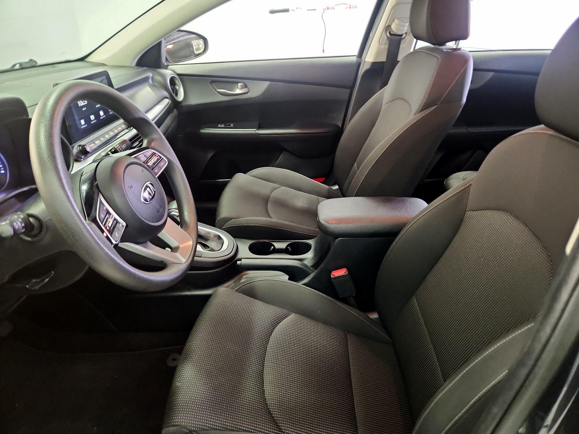 Thumbnail: 2019 Kia Forte - 11