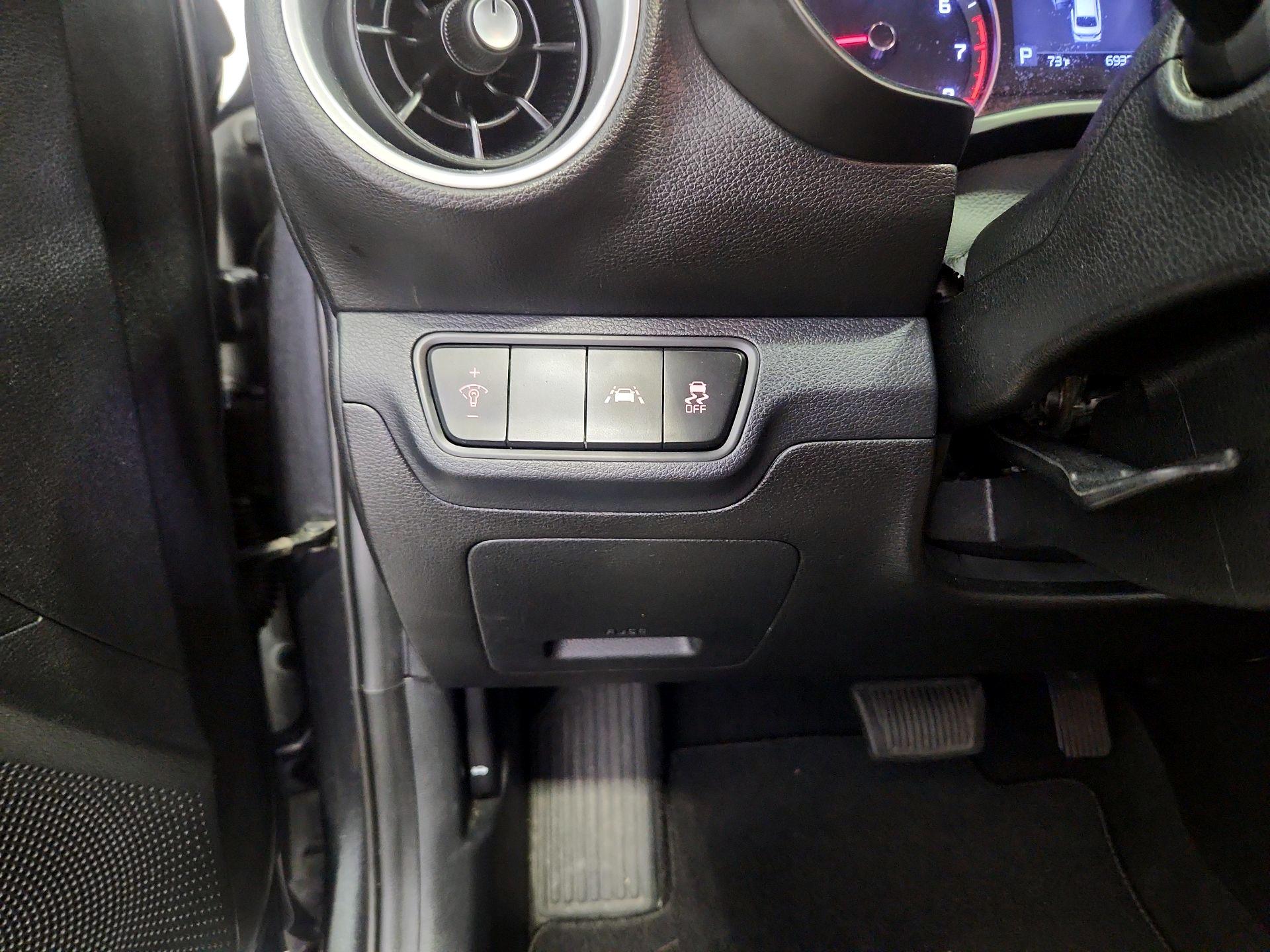 Thumbnail: 2019 Kia Forte - 13