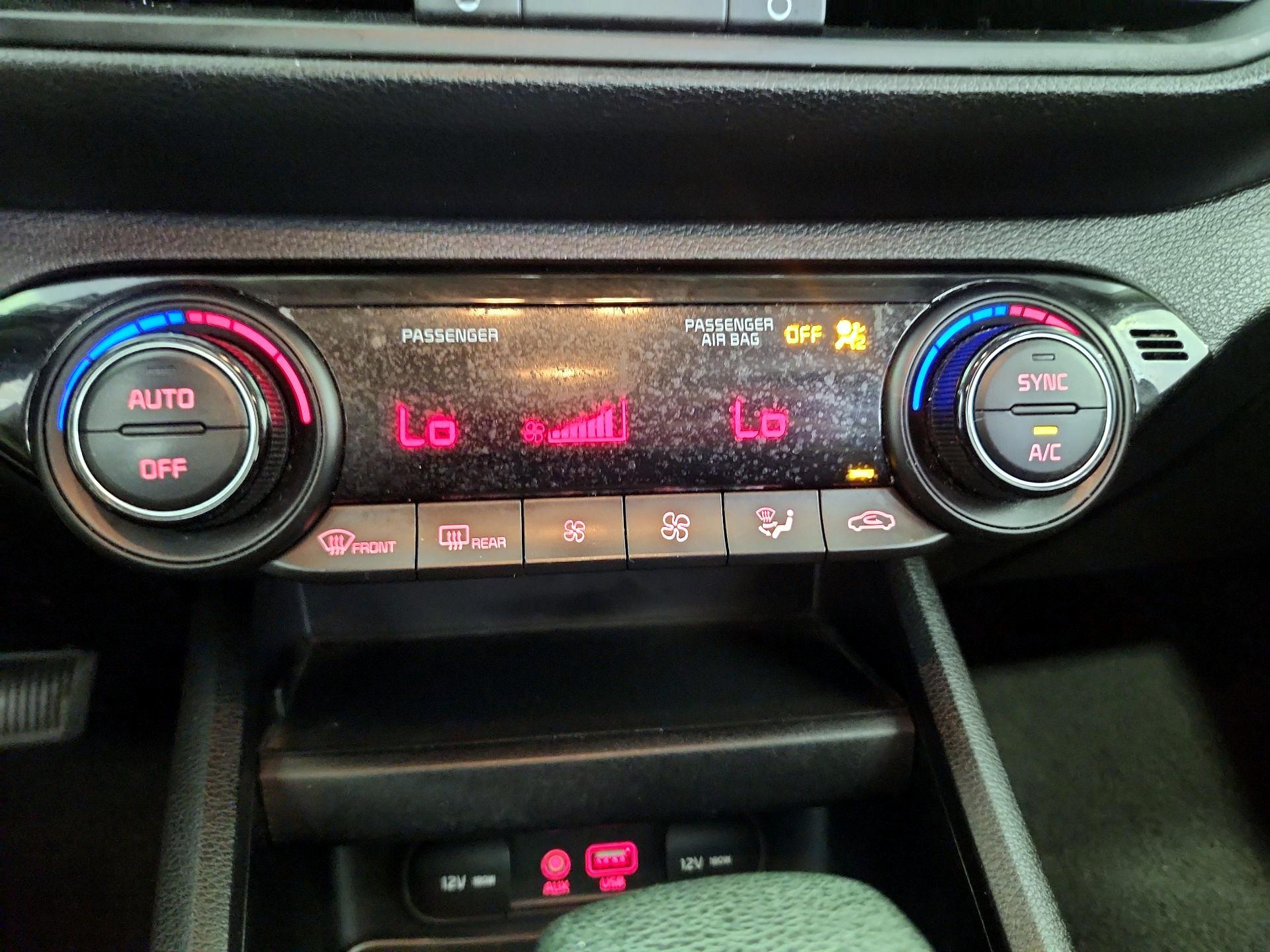 Thumbnail: 2019 Kia Forte - 16