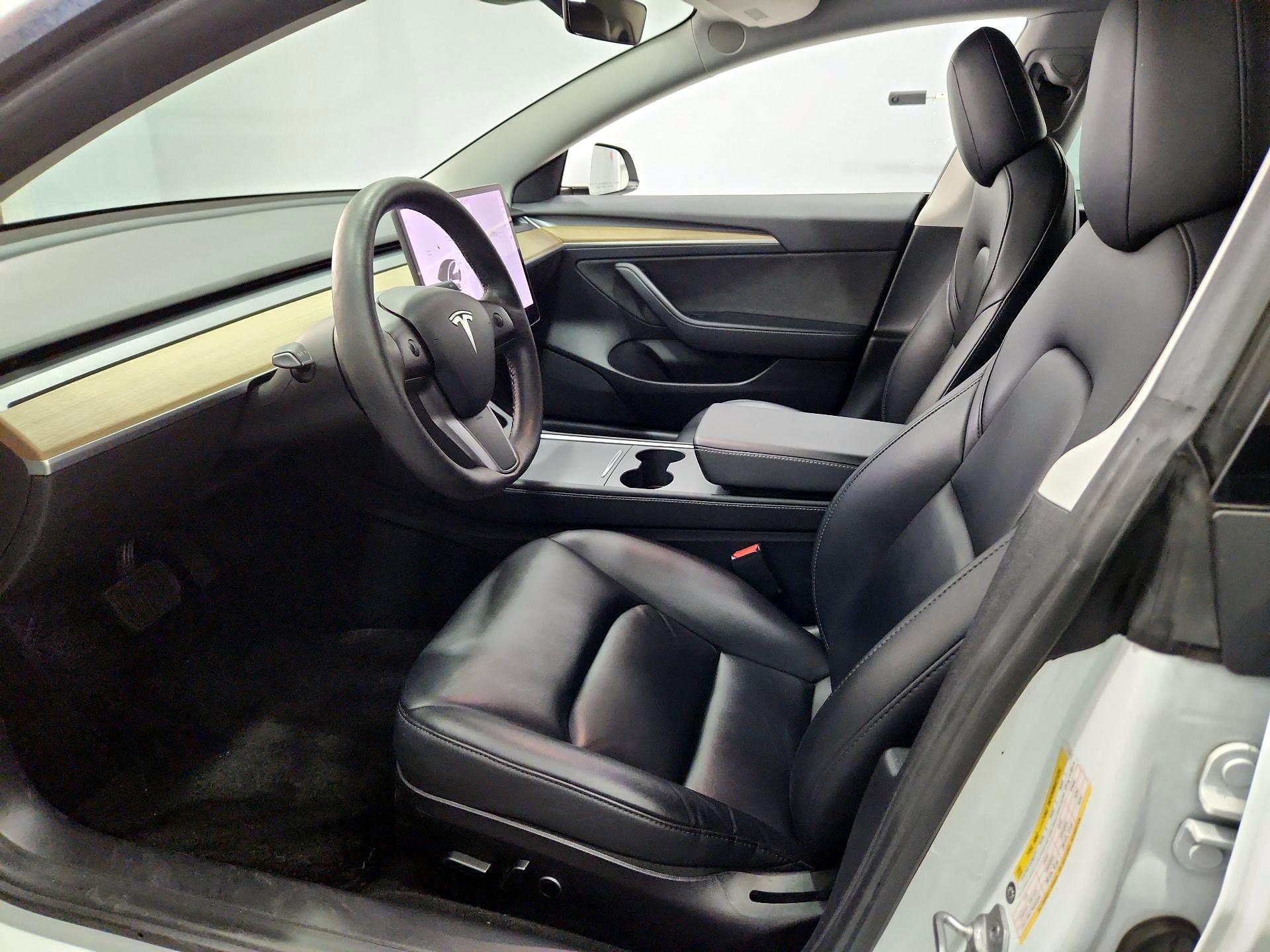 Thumbnail: 2021 Tesla Model 3 - 11