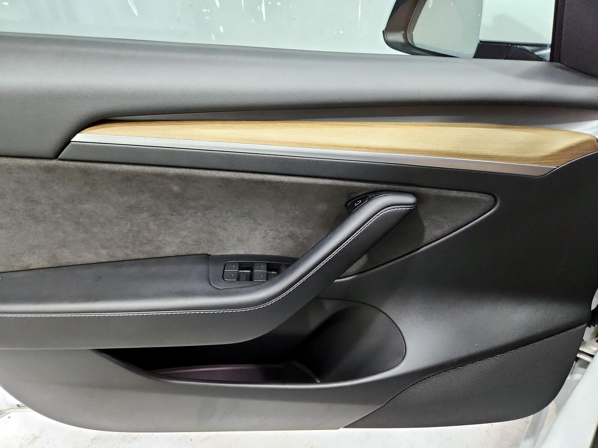 Thumbnail: 2021 Tesla Model 3 - 12