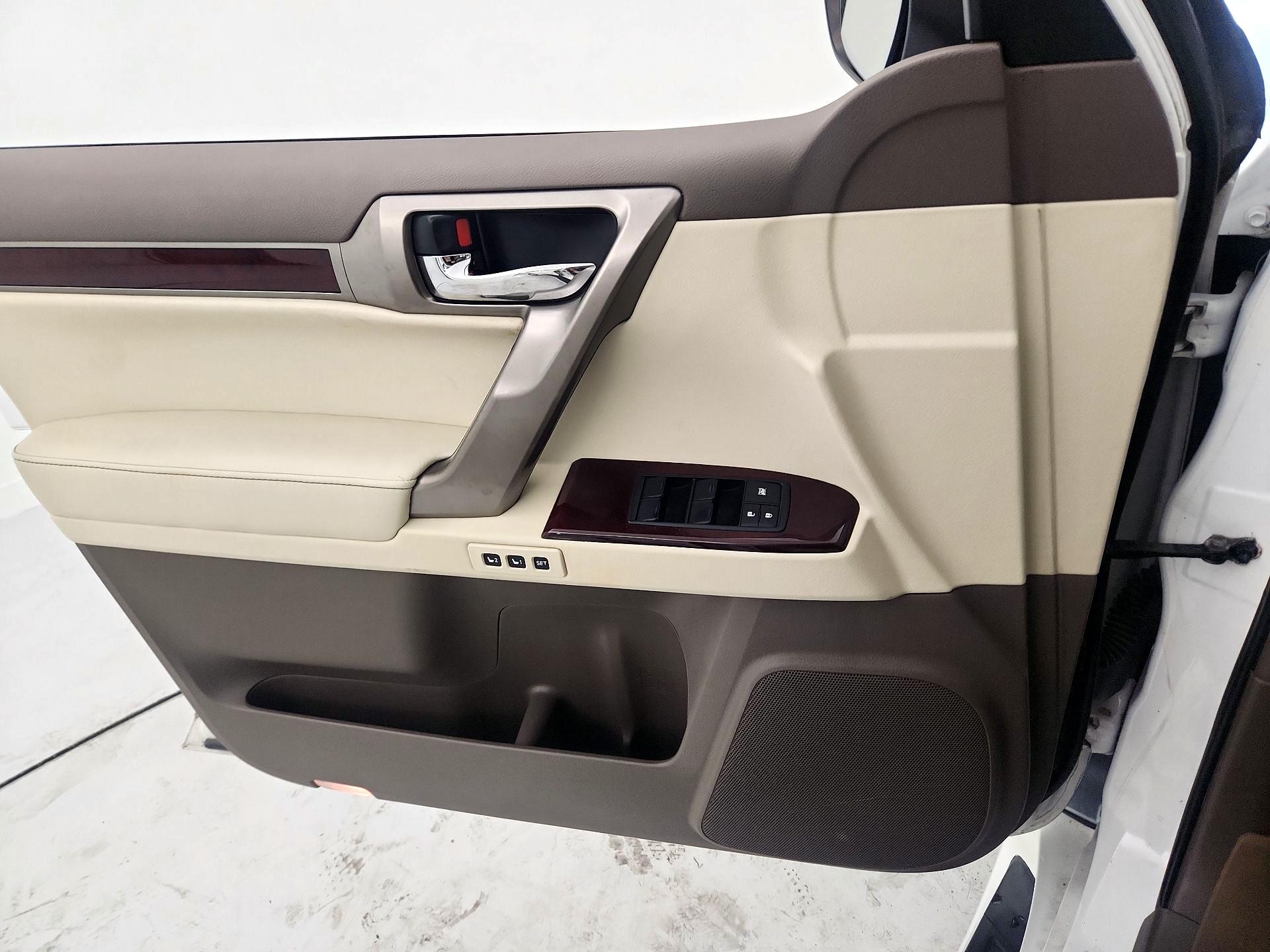 Thumbnail: 2015 Lexus GX - 12