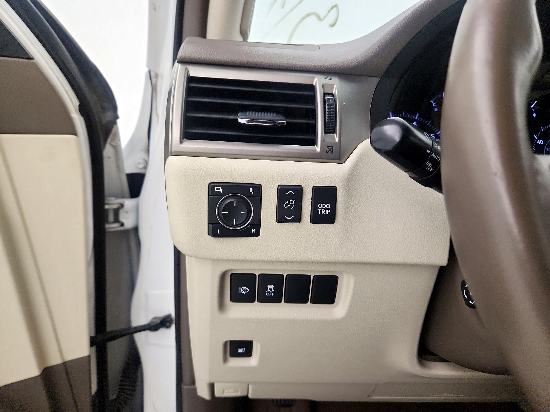 Thumbnail: 2015 Lexus GX - 13