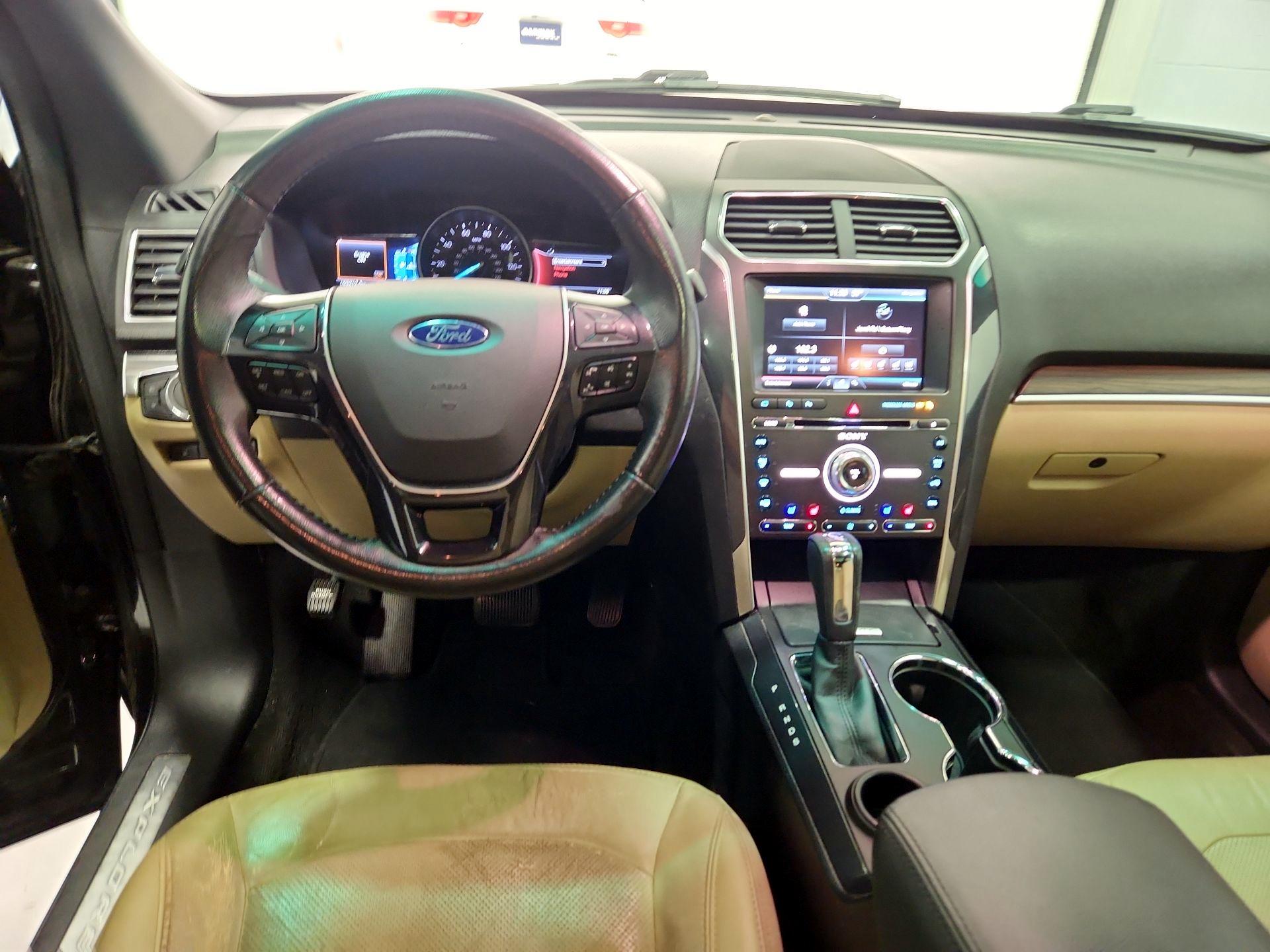 Thumbnail: 2016 Ford Explorer - 9