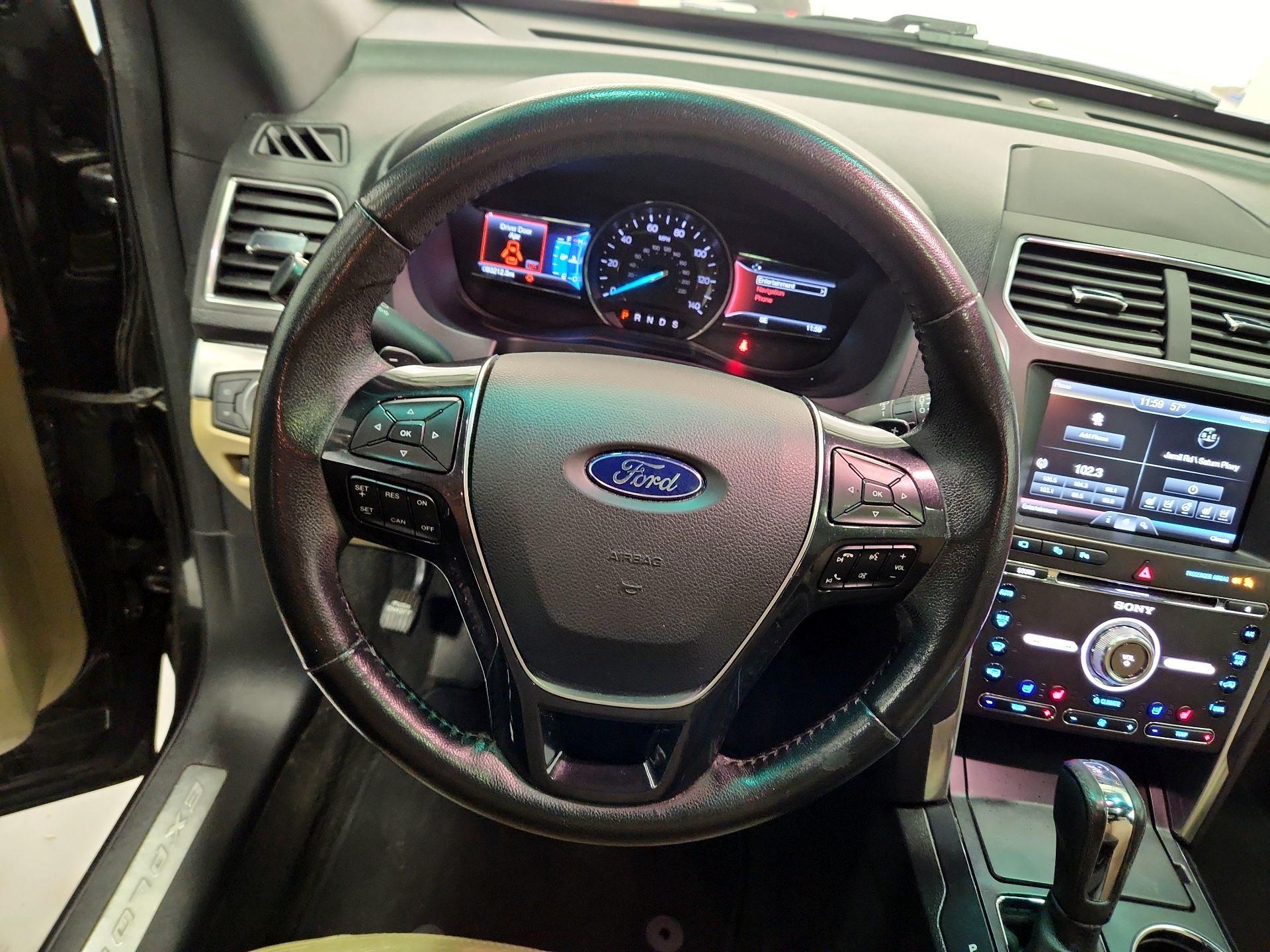Thumbnail: 2016 Ford Explorer - 10