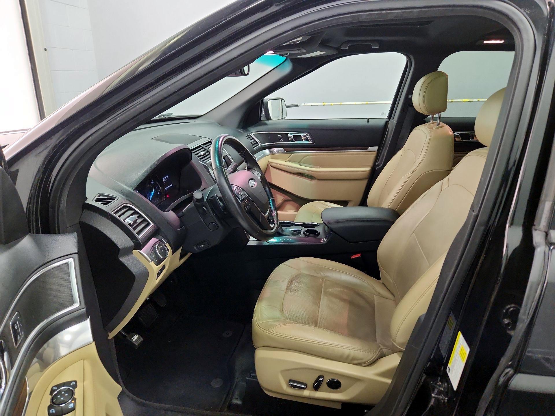 Thumbnail: 2016 Ford Explorer - 11